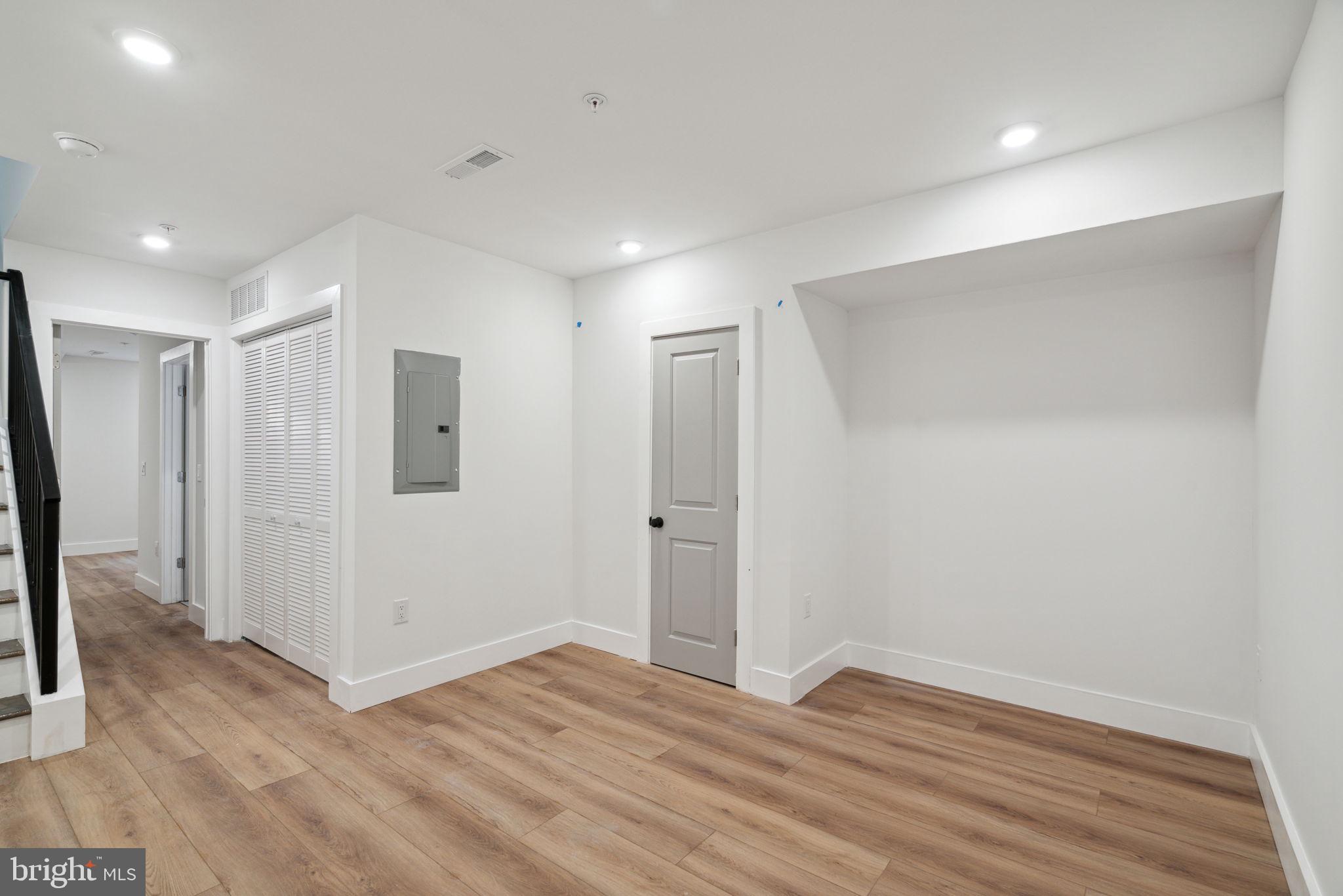 156 W Cumberland St #1