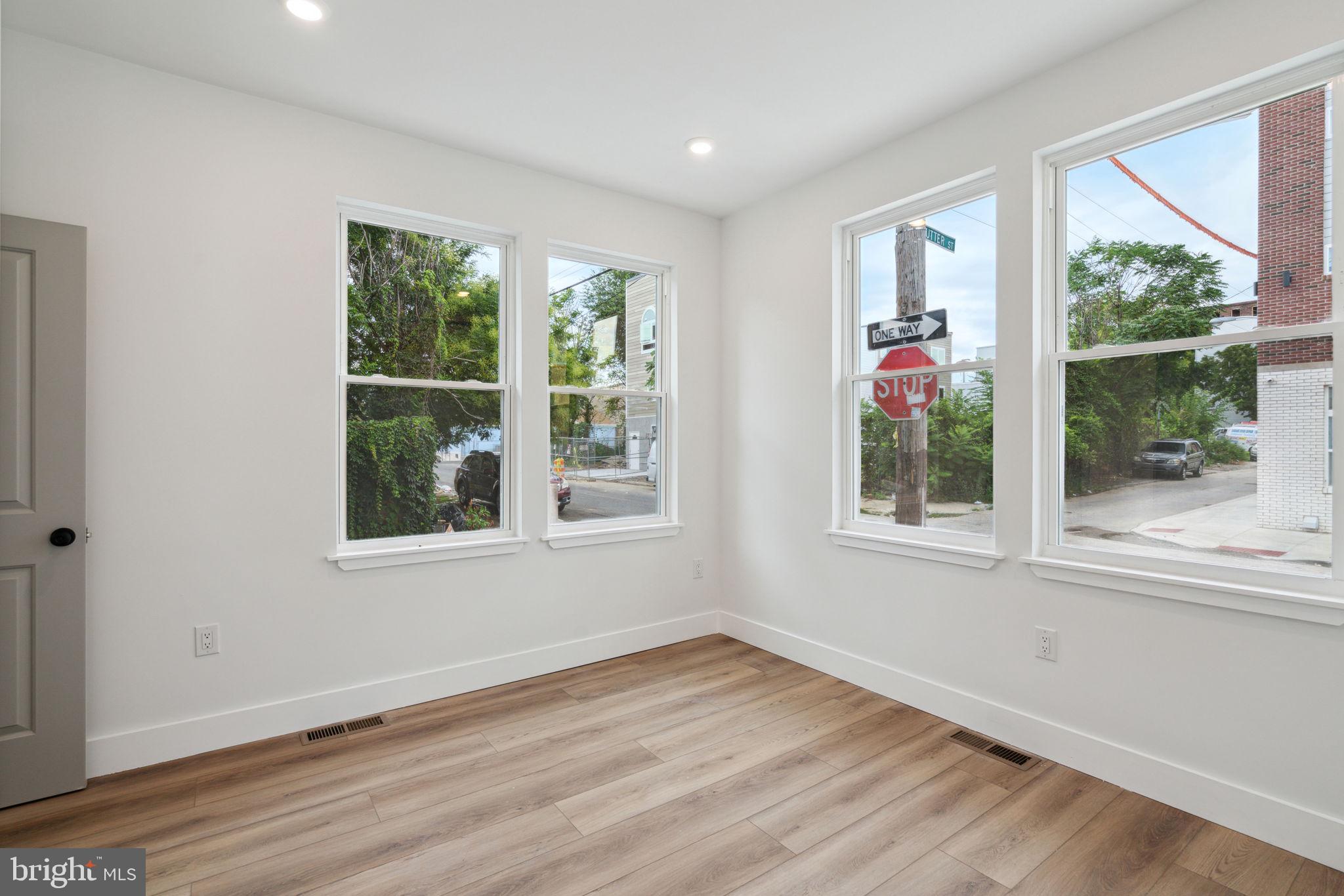 156 W Cumberland St #1