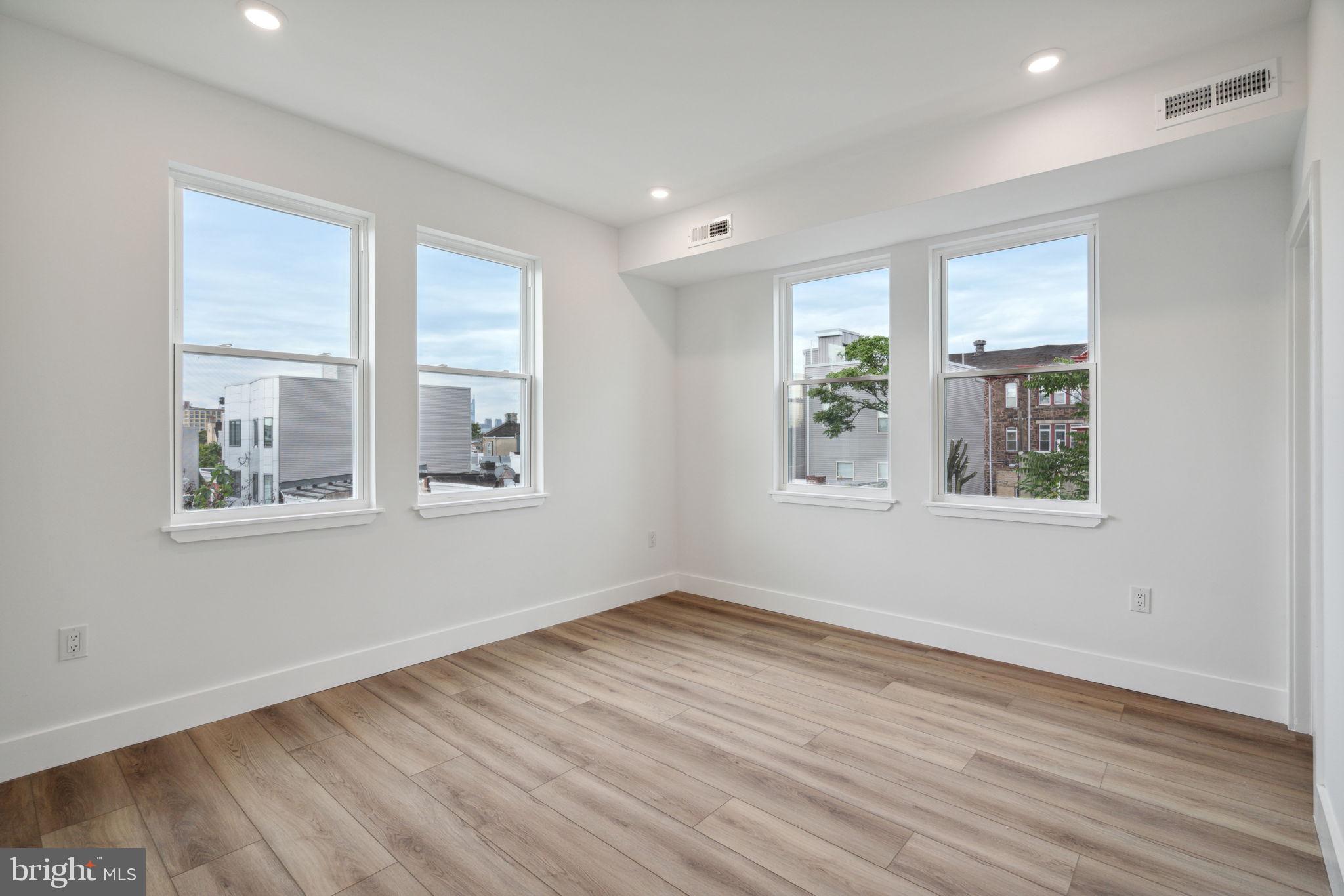 156 W Cumberland St #2