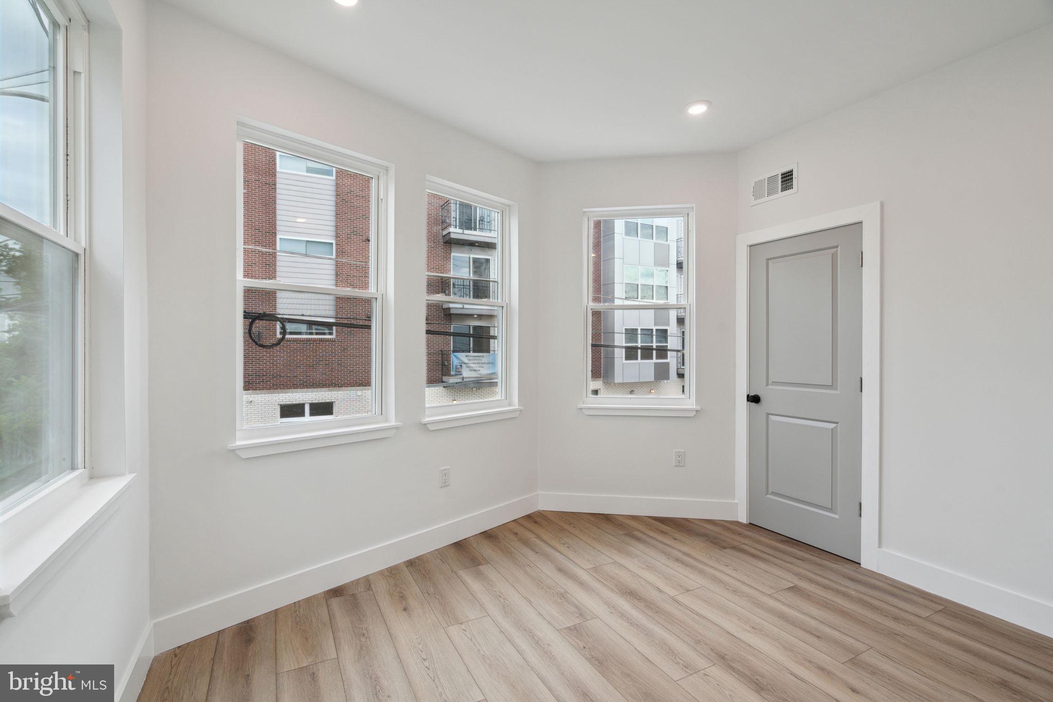 156 W Cumberland St #2