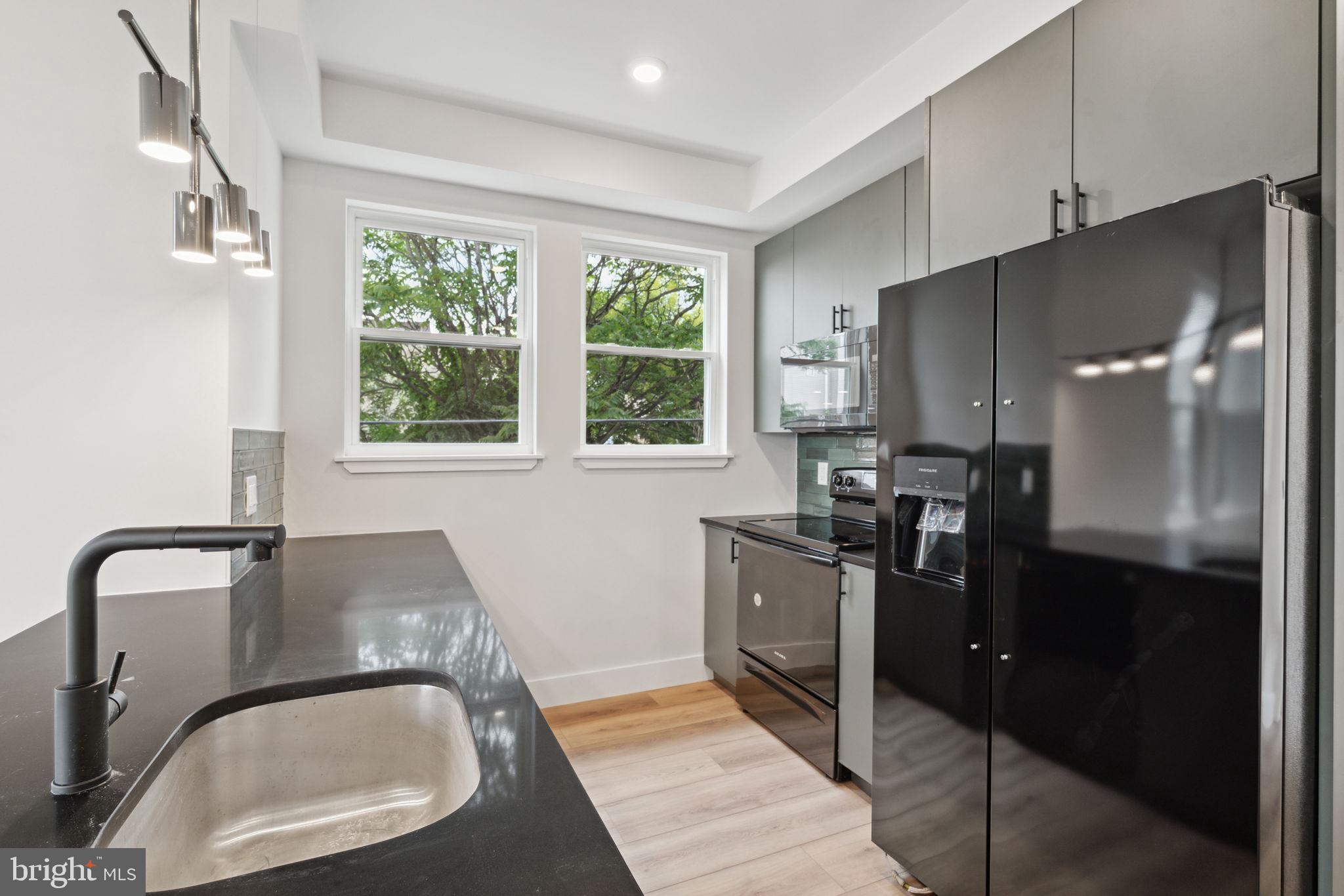 156 W Cumberland St #2