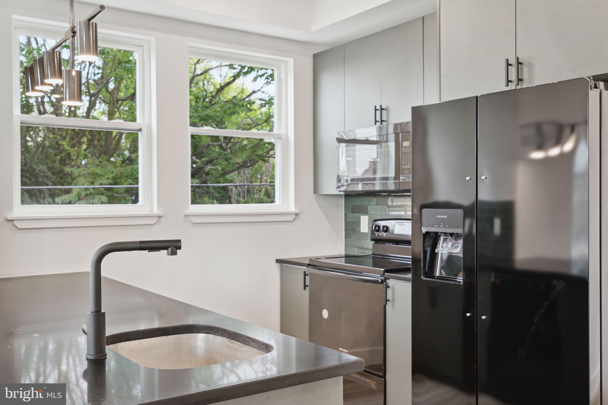 156 W Cumberland St #2