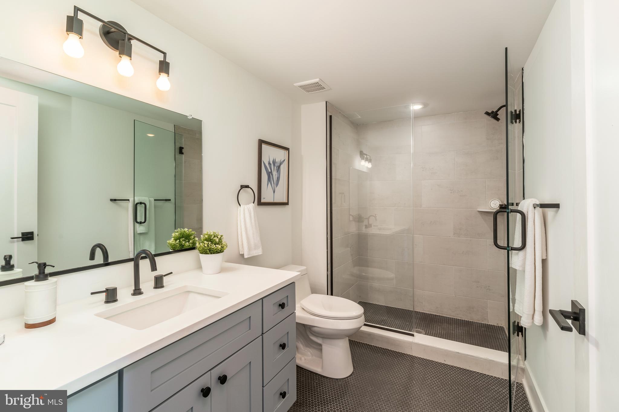 629 W GIRARD AVE #UNIT 205