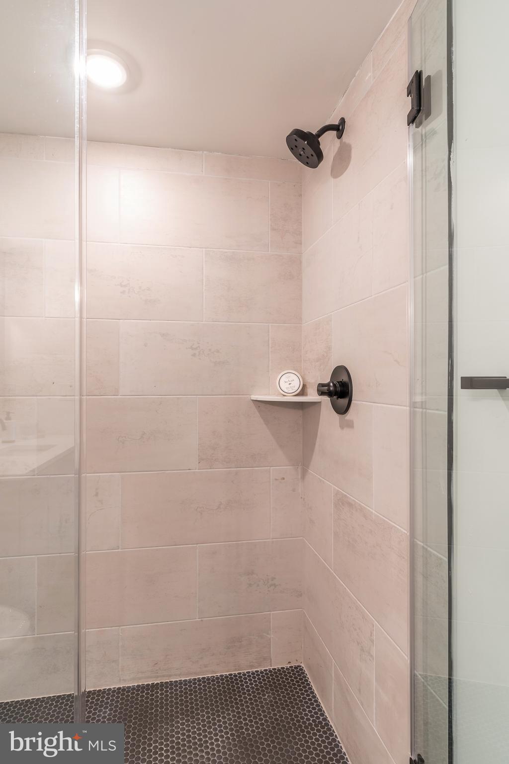 629 W GIRARD AVE #UNIT 205