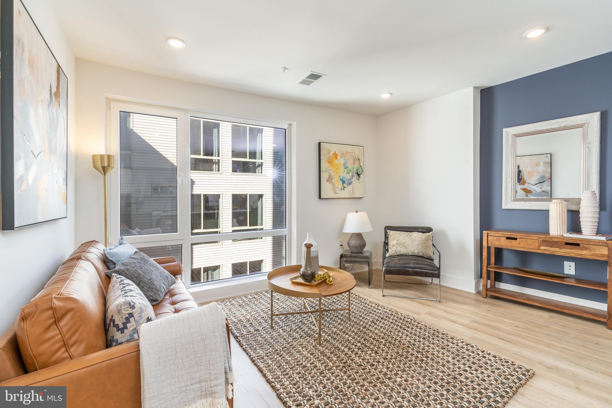 629 W GIRARD AVE #UNIT 205