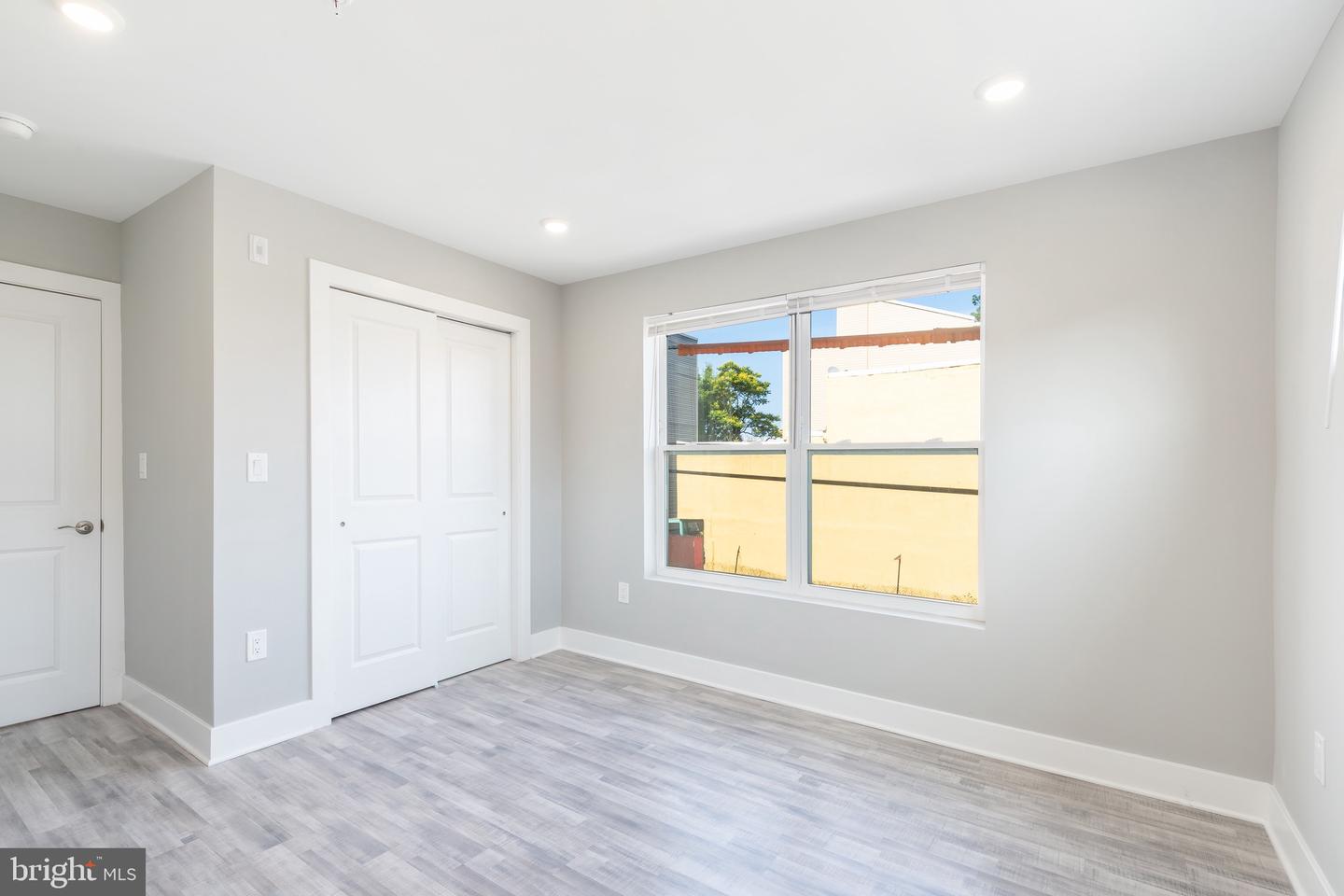 2500 N Mascher St #11