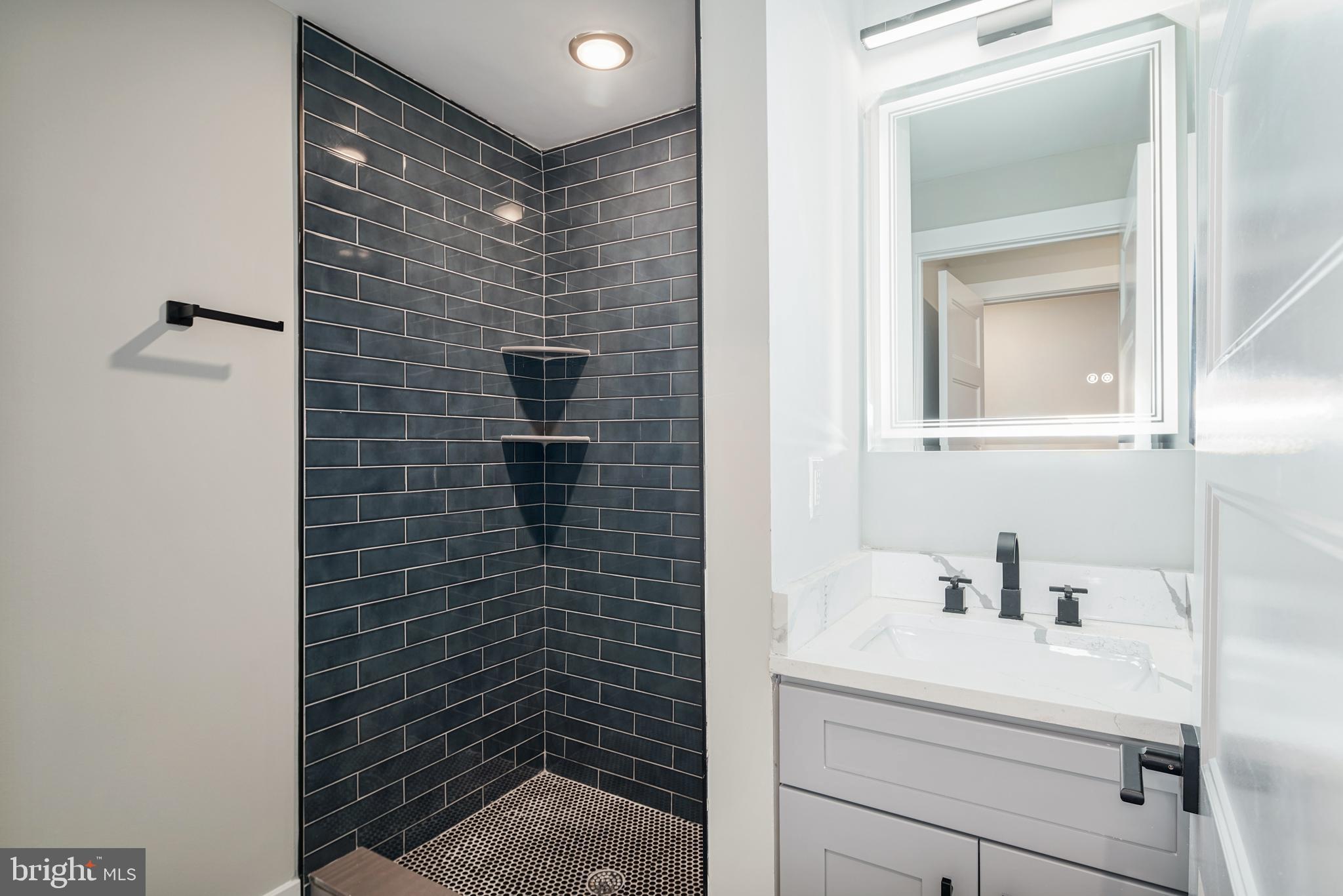 1645 Germantown Ave #3