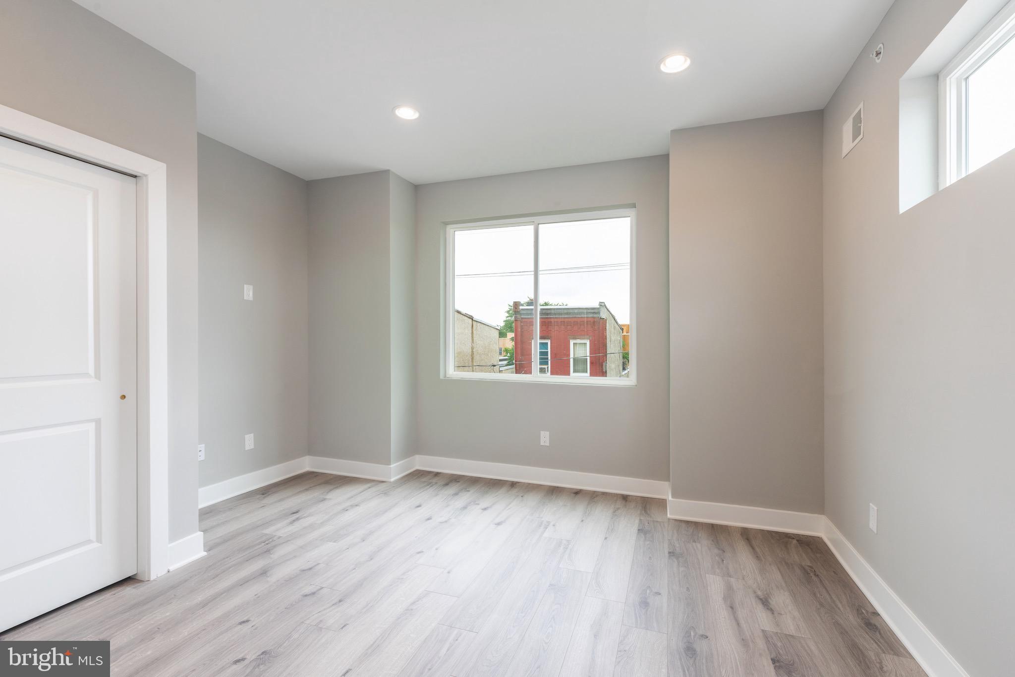 2729 W Glenwood Ave #B