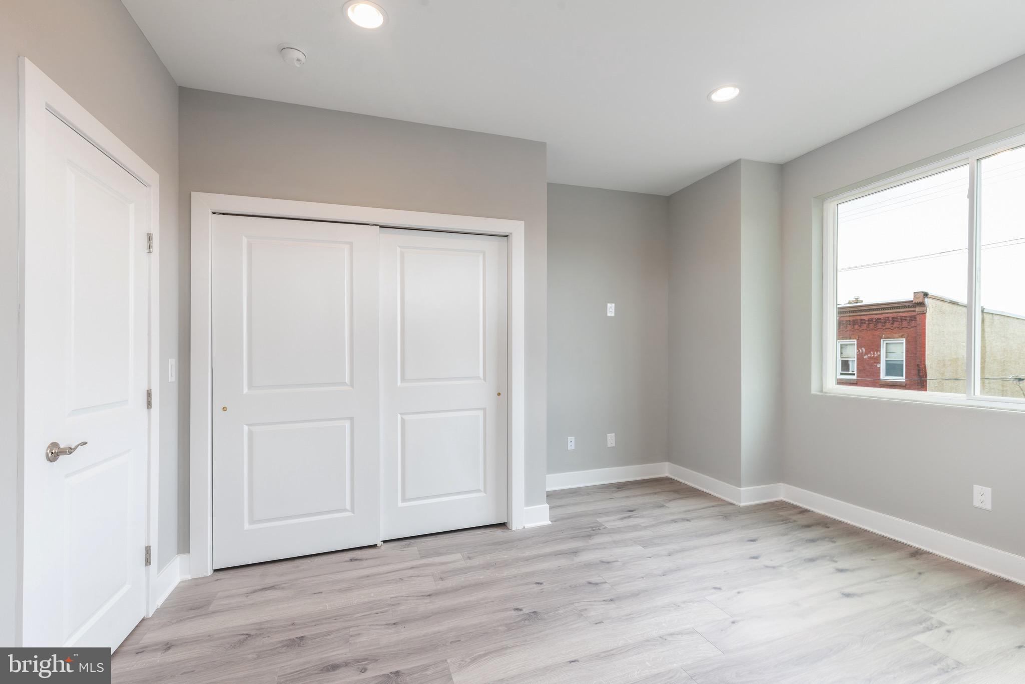 2729 W Glenwood Ave #B