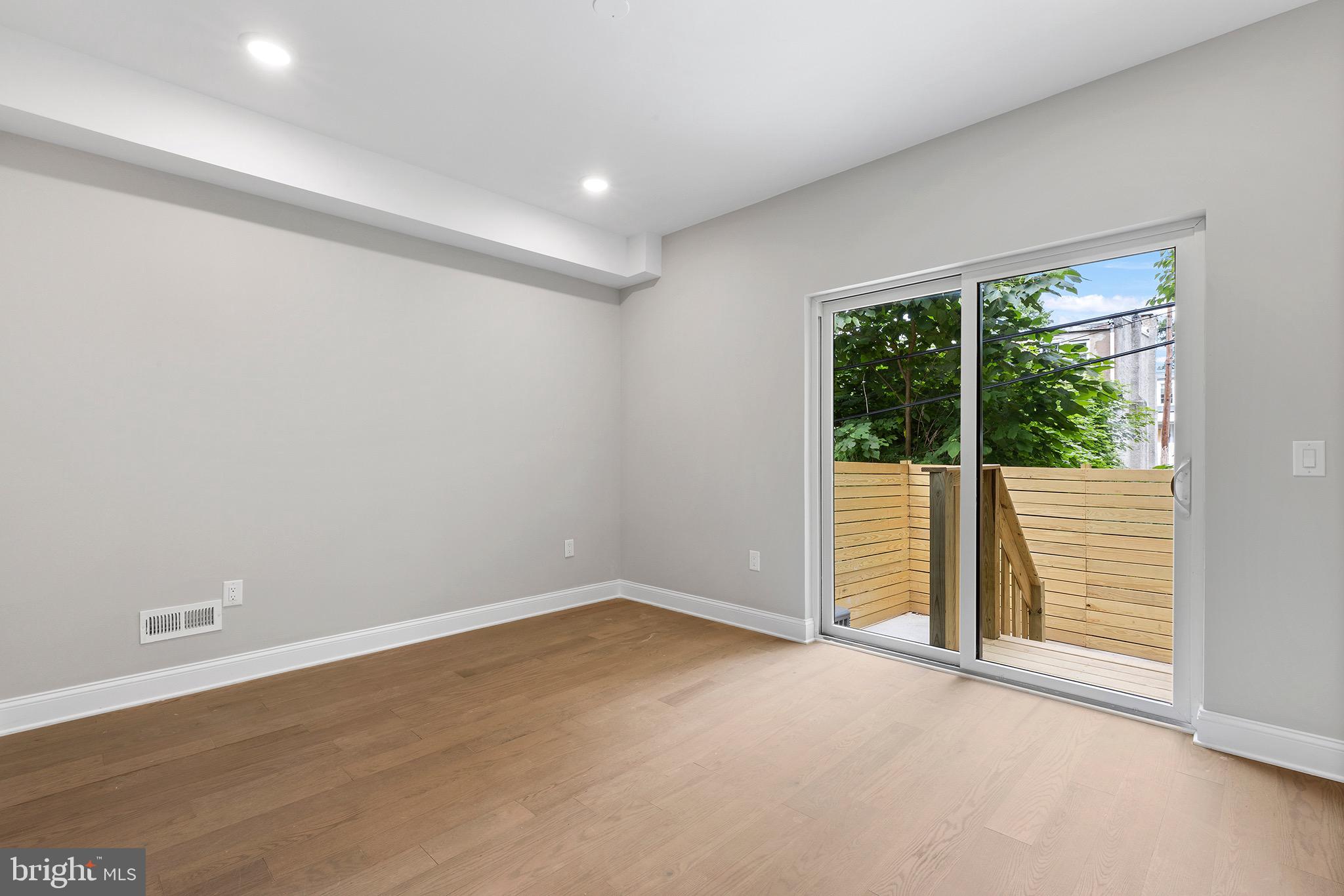 3921 Mount Vernon St #1