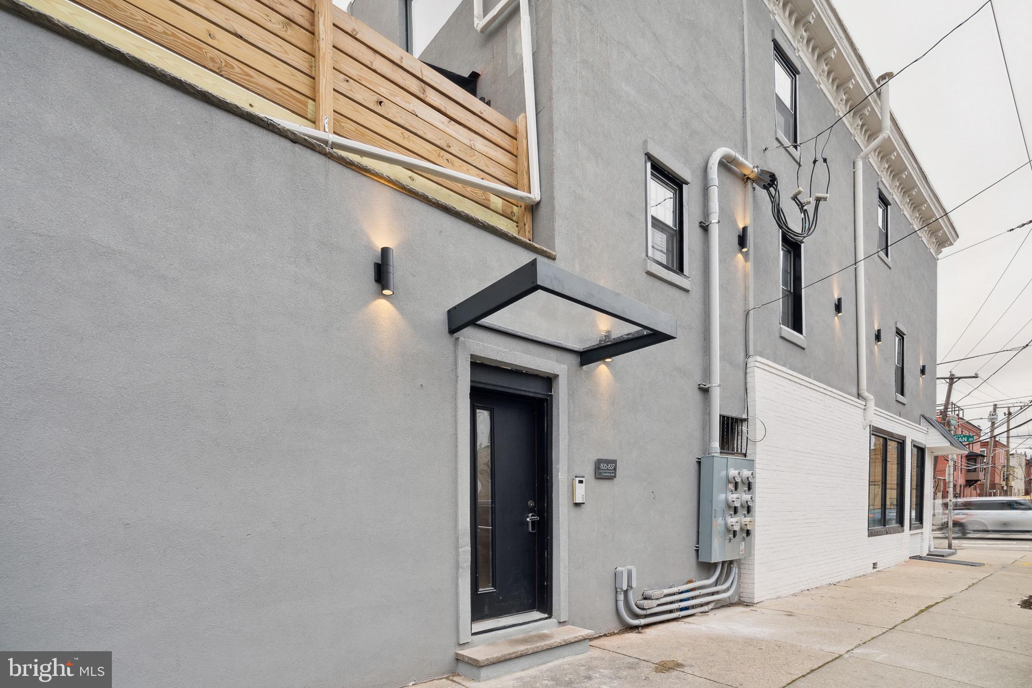 835 Corinthian Ave #1