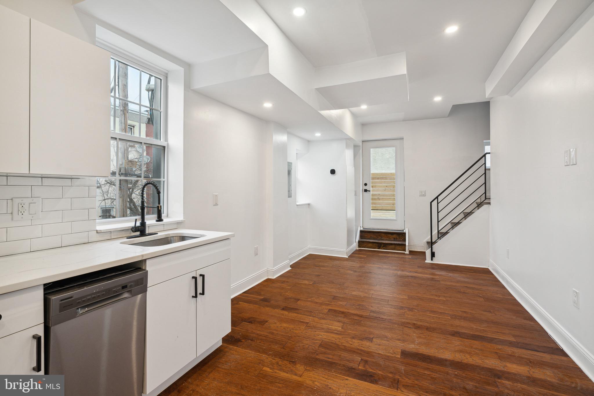 835 Corinthian Ave #1