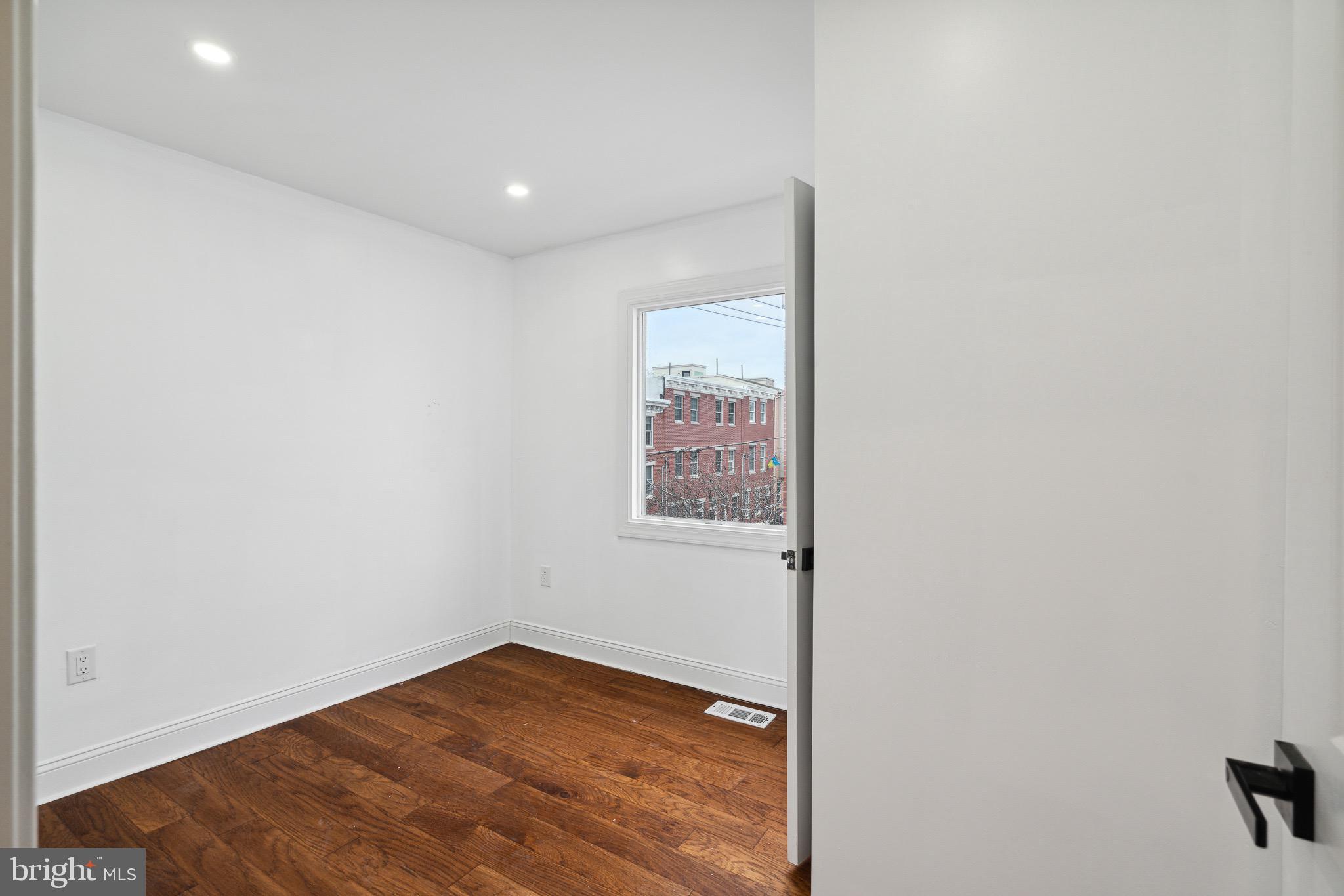 835 Corinthian Ave #1