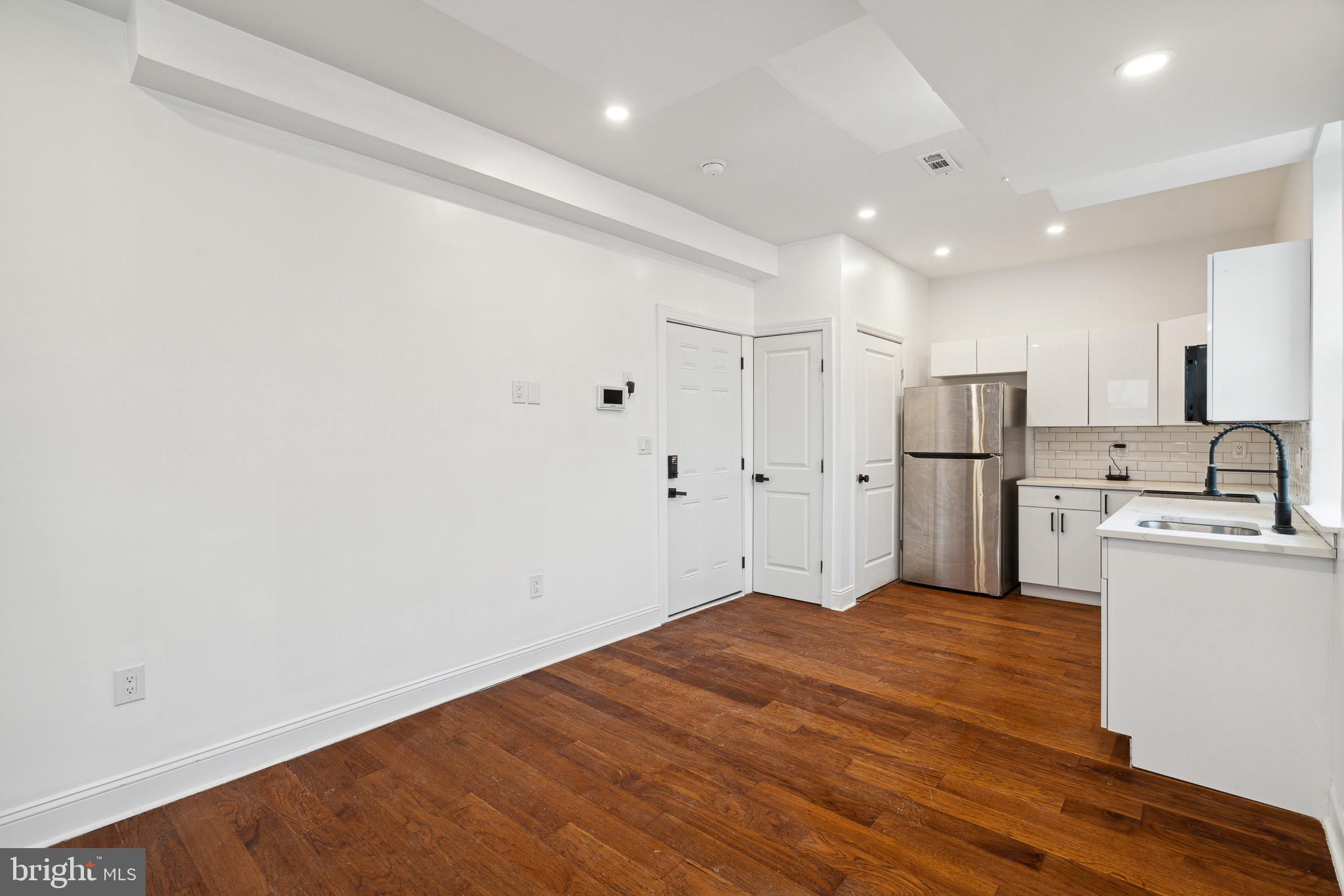 835 Corinthian Ave #1