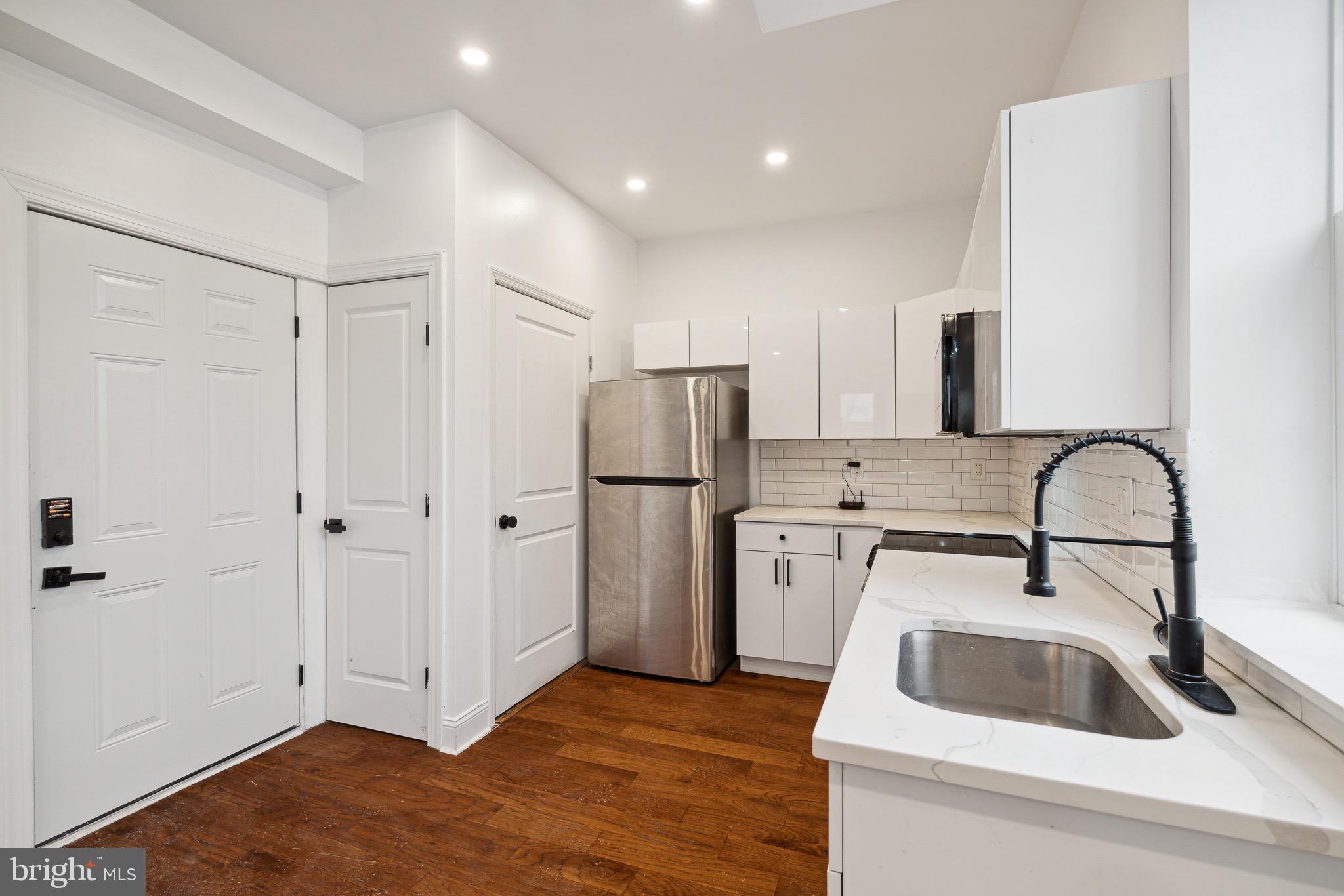 835 Corinthian Ave #1