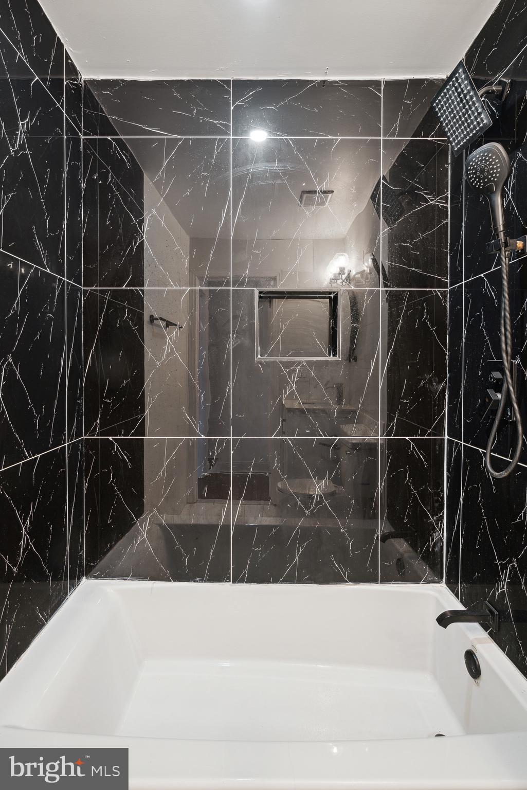 835 Corinthian Ave #1