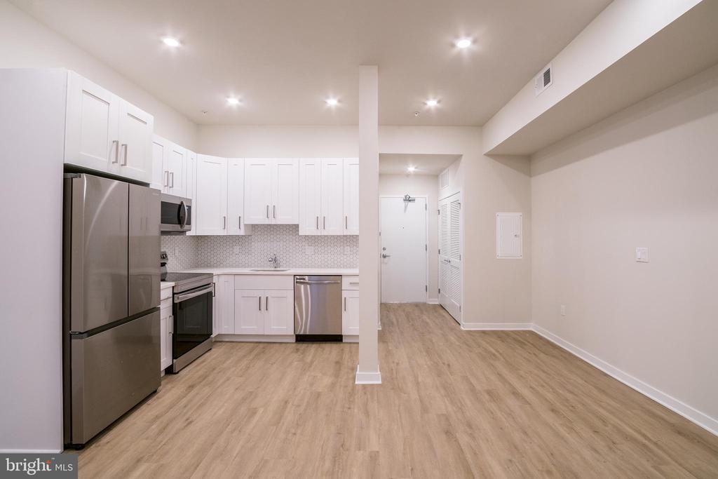 1330 S PATTON ST #UNIT 106