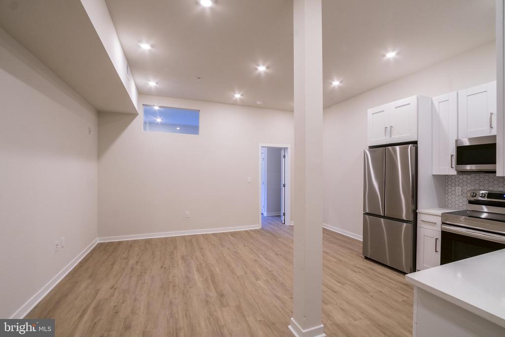 1330 S PATTON ST #UNIT 106