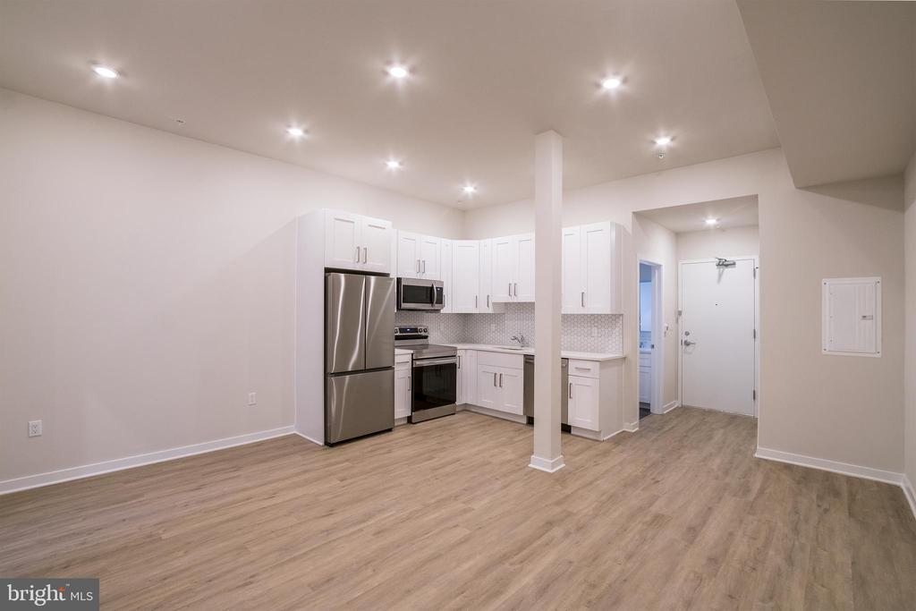 1330 S PATTON ST #UNIT 106