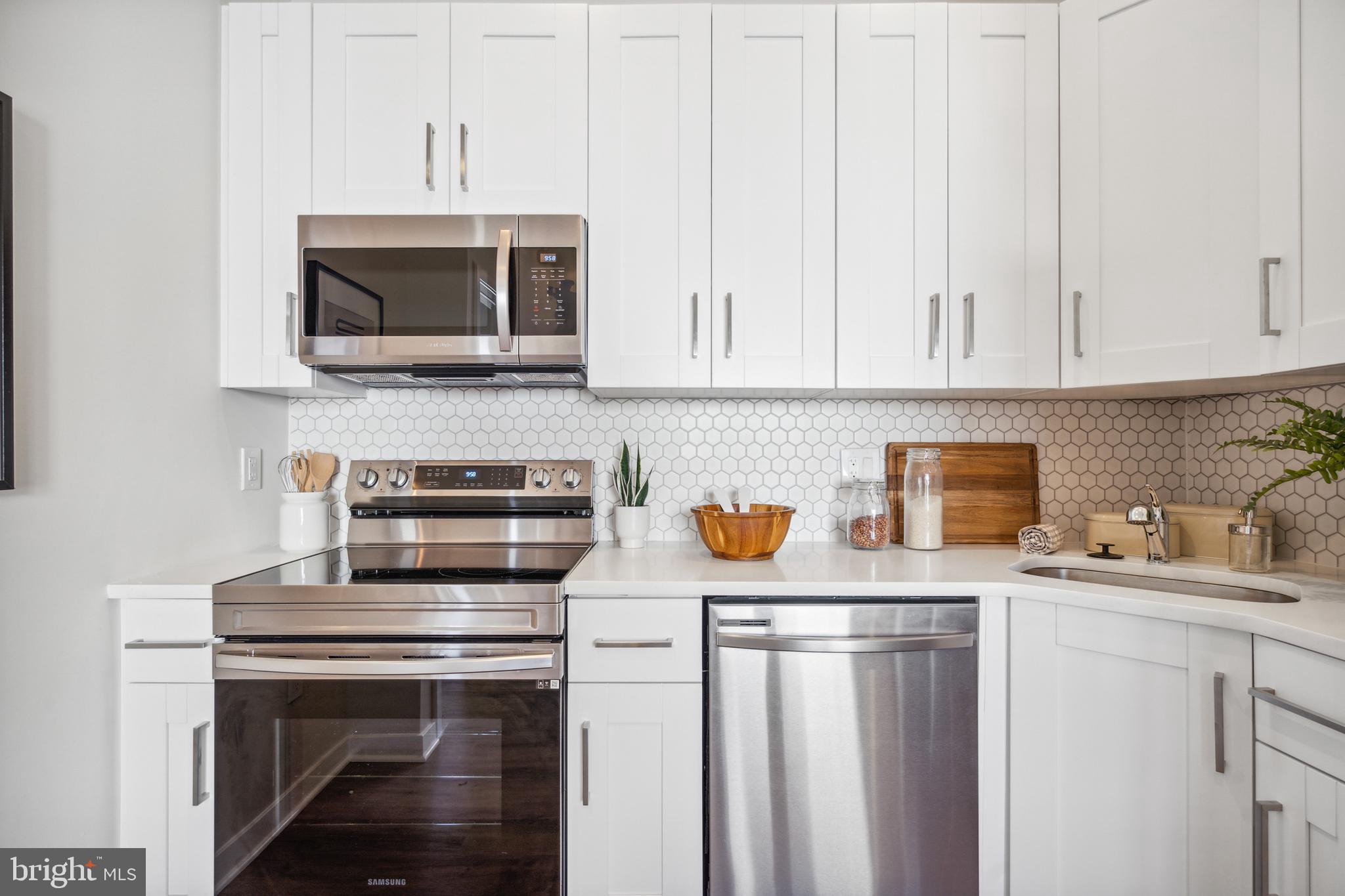 1330 S PATTON ST #UNIT 406