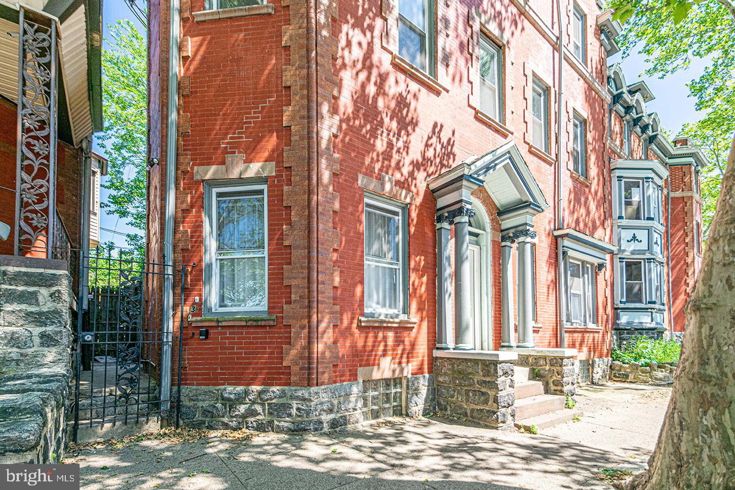 5049 SPRUCE ST #UNIT 3R