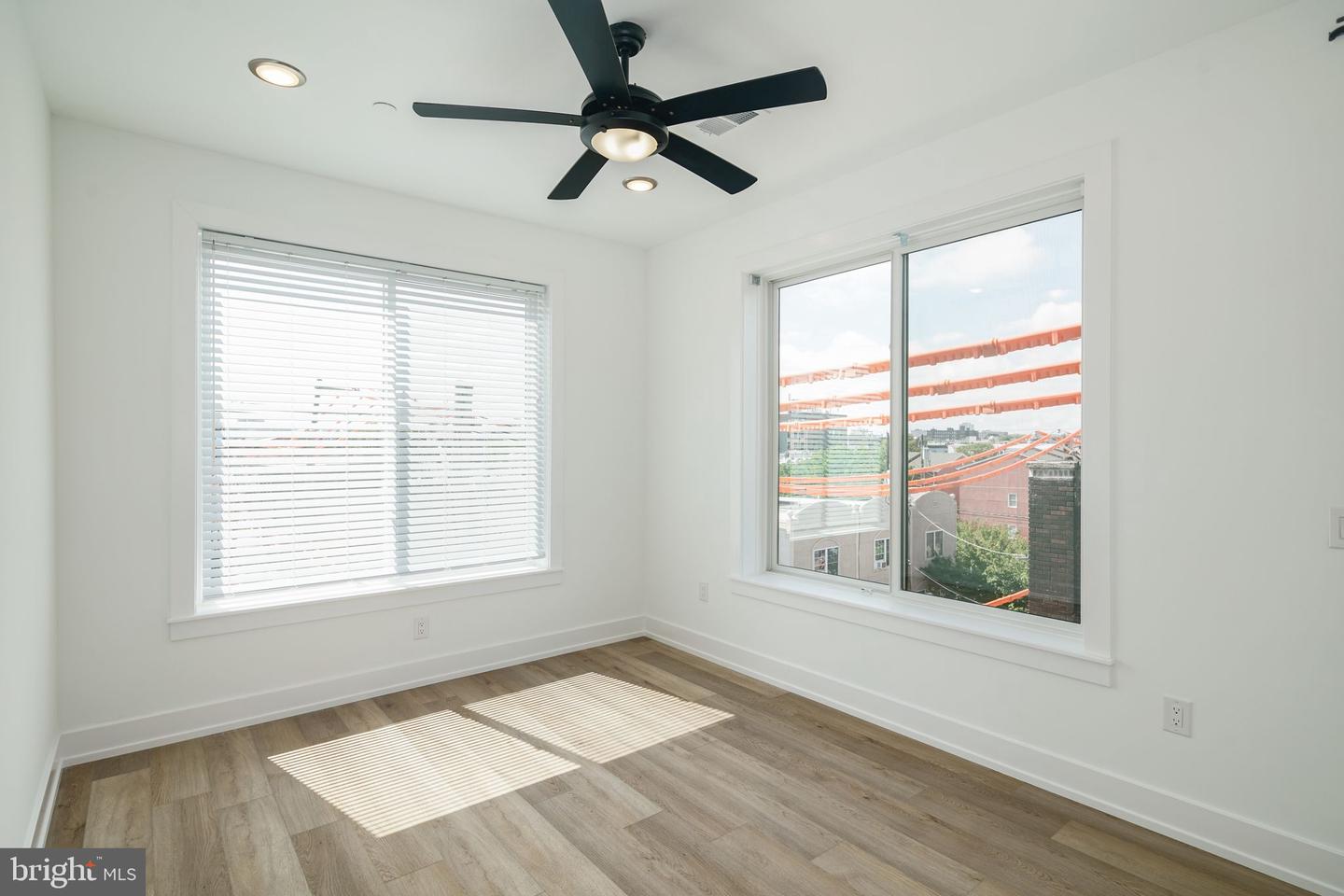 2000 N Front St #7