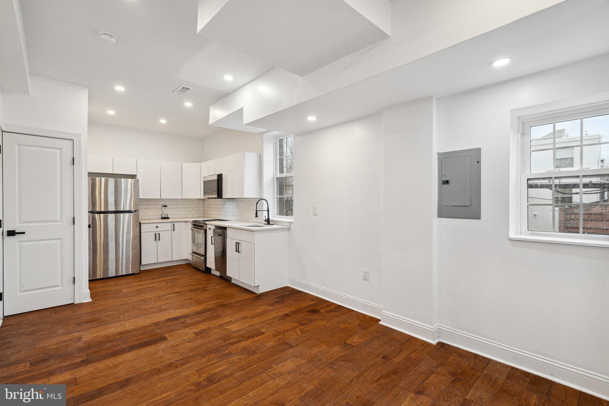 835 Corinthian Ave #4