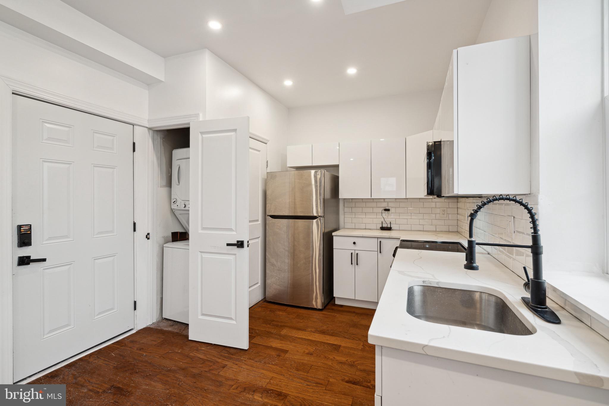 835 Corinthian Ave #4