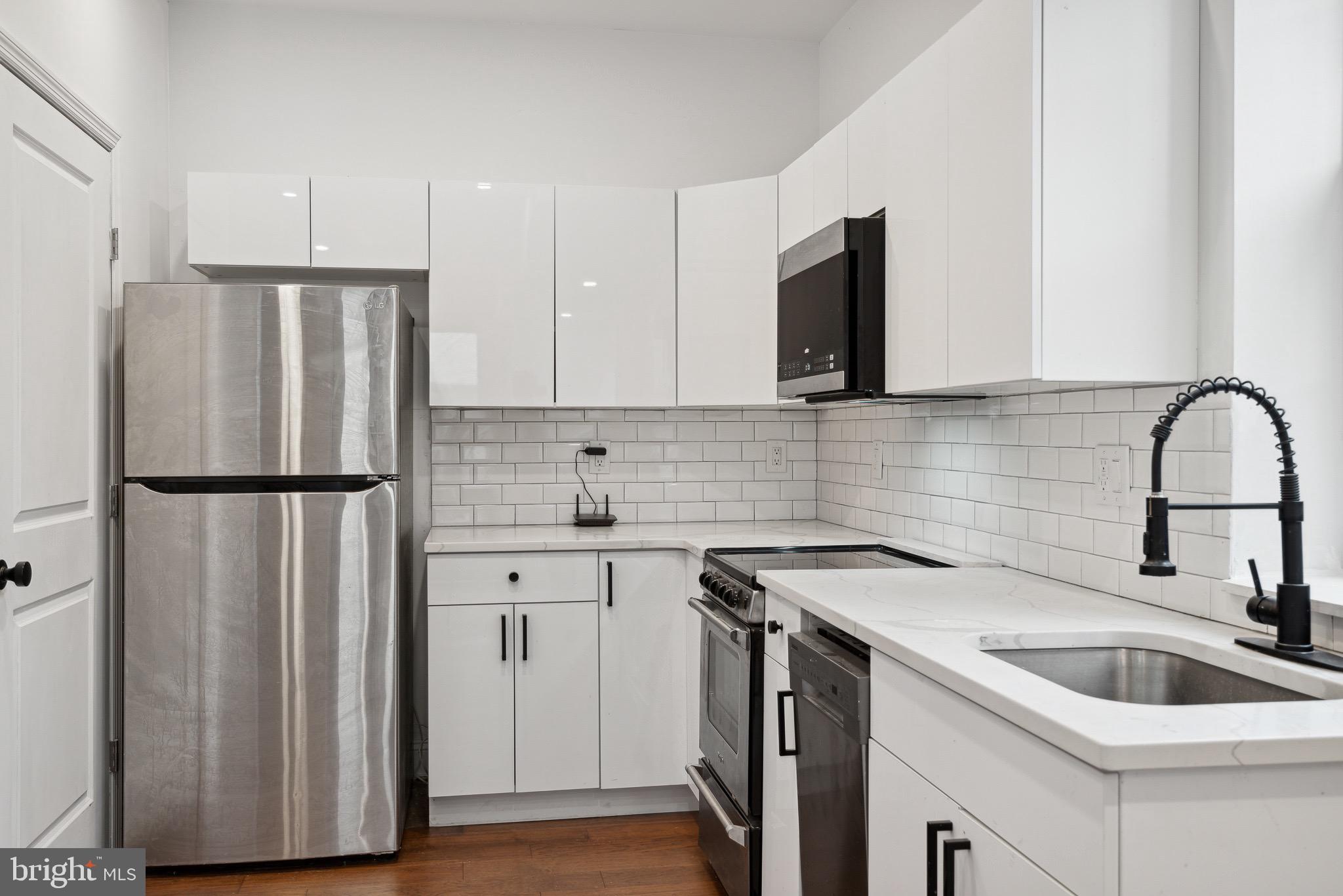 835 Corinthian Ave #4