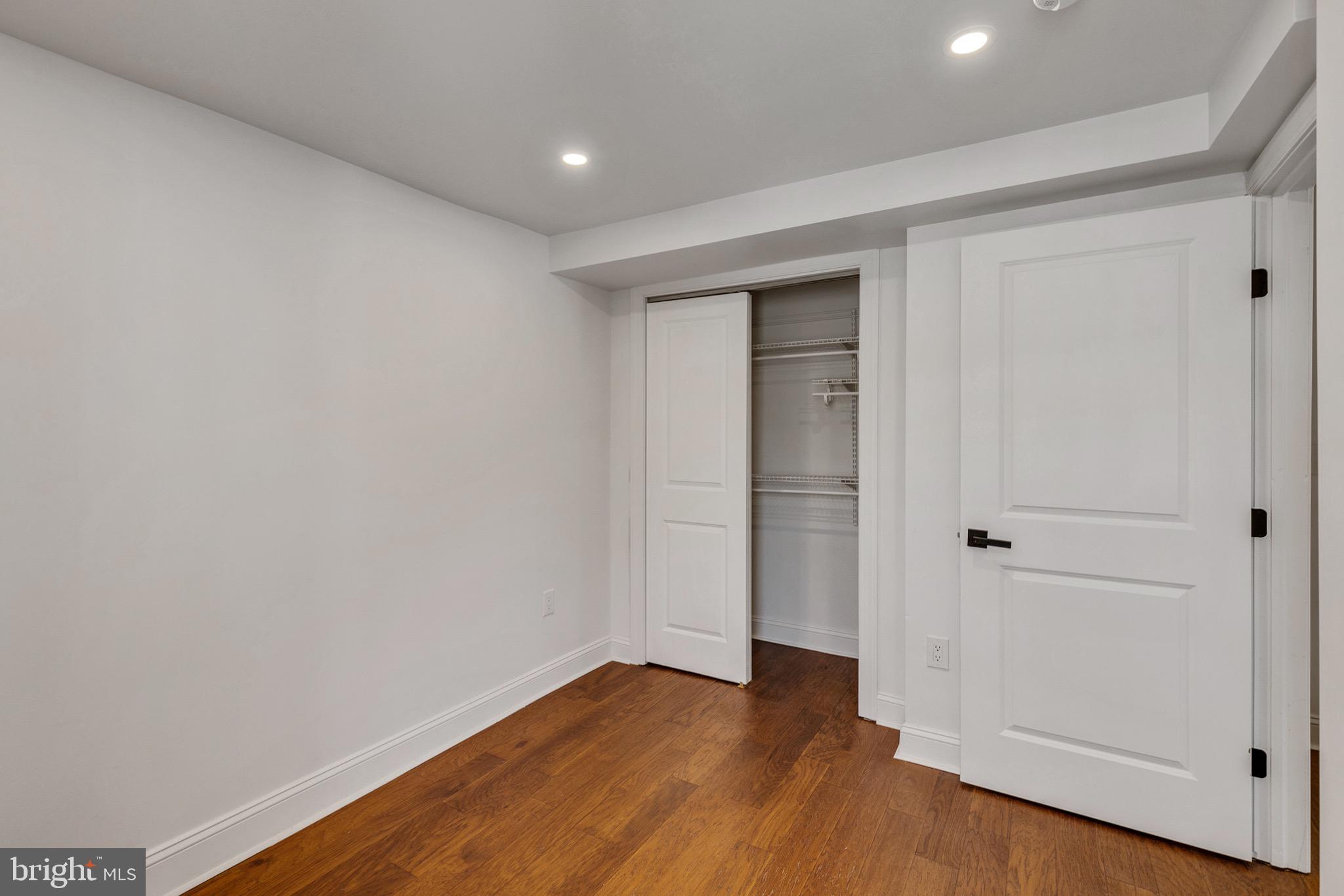 835 CORINTHIAN AVE #3