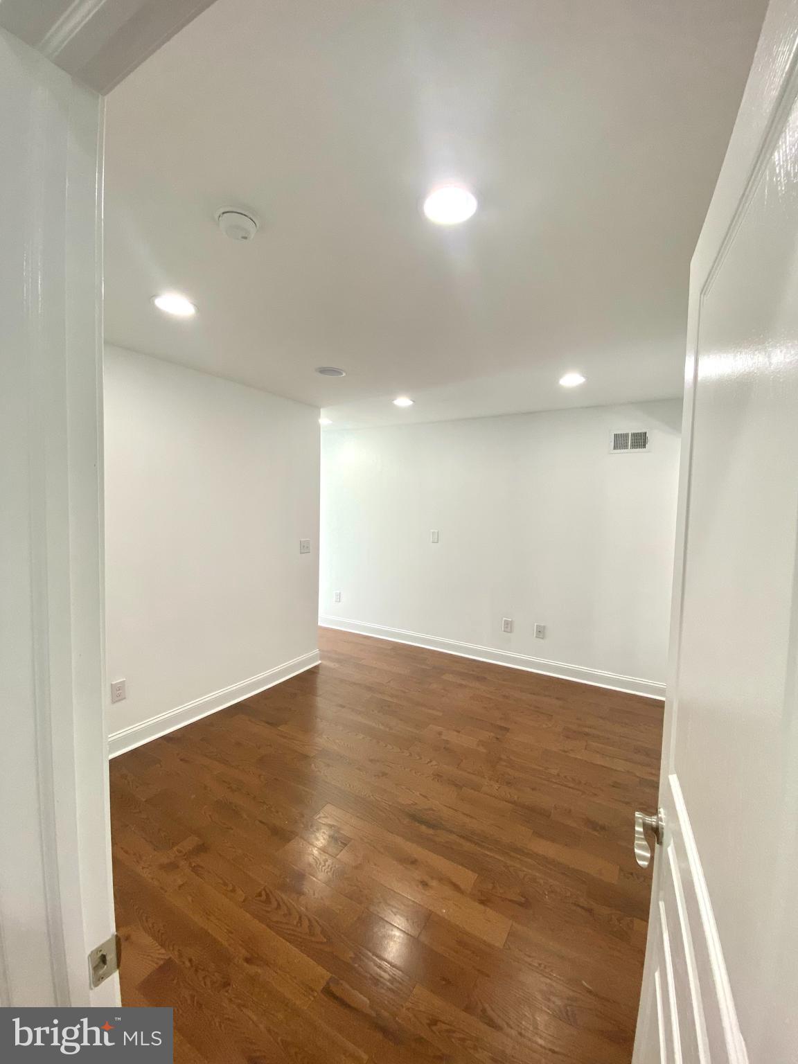 2570 FRANKFORD AVE #C