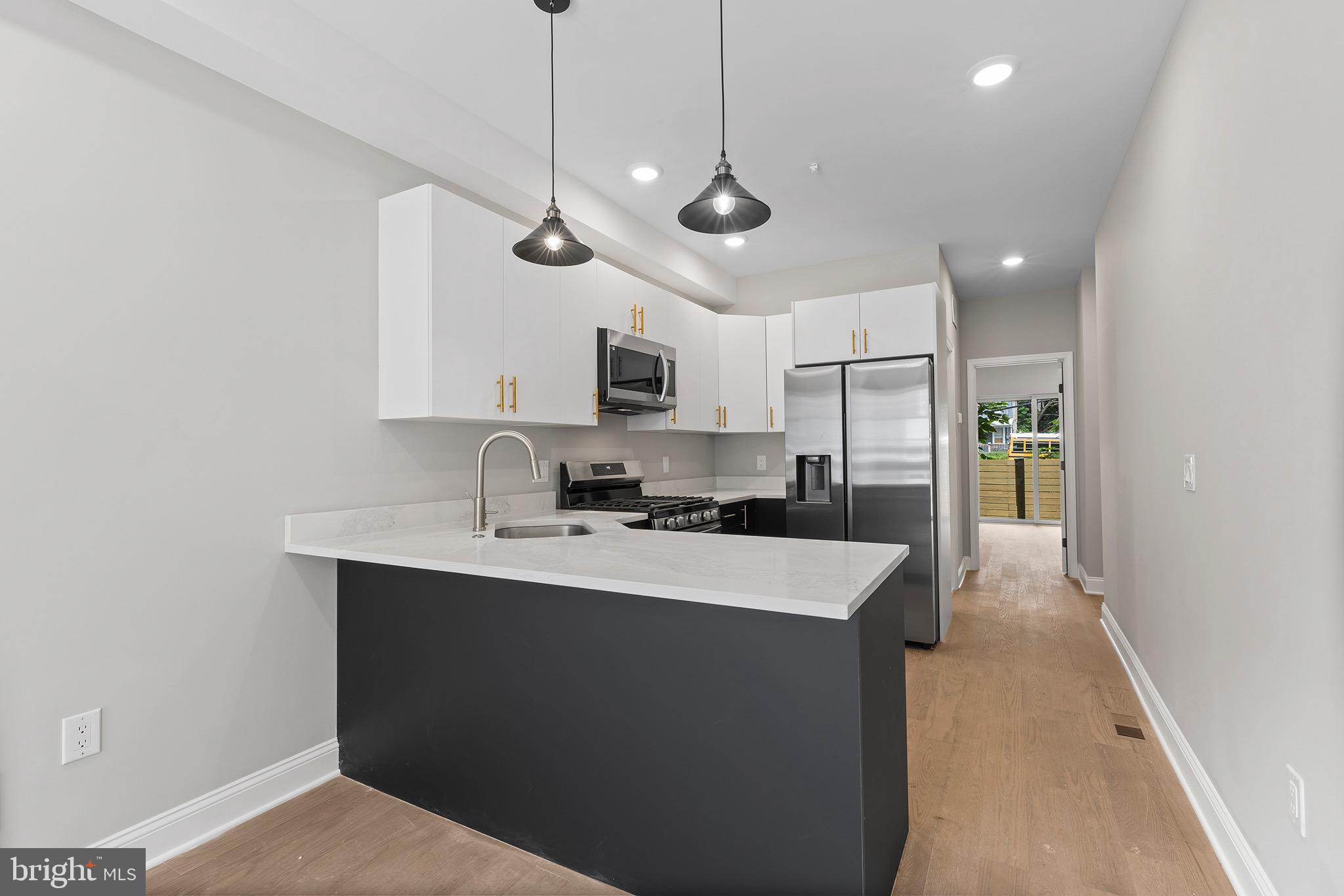 3921 Mount Vernon St #2