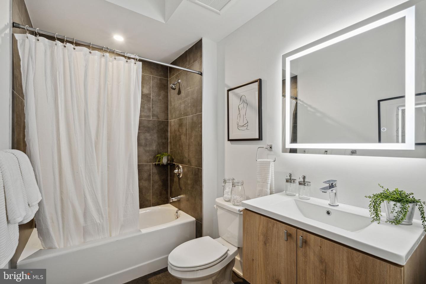 1201 W GIRARD AVE #ONE BEDROOM