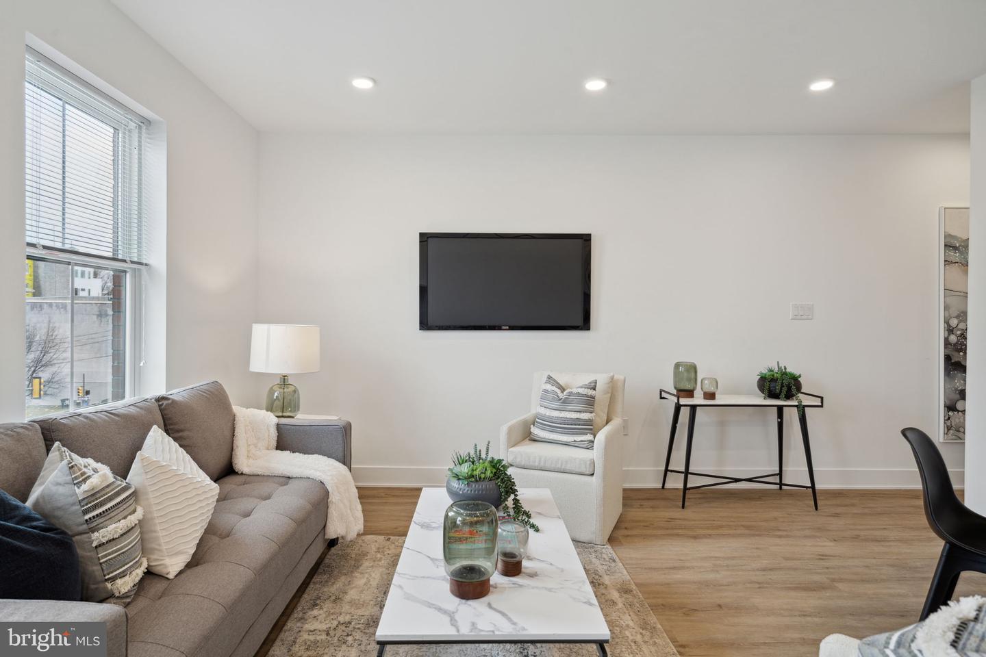 1201 W GIRARD AVE #ONE BEDROOM