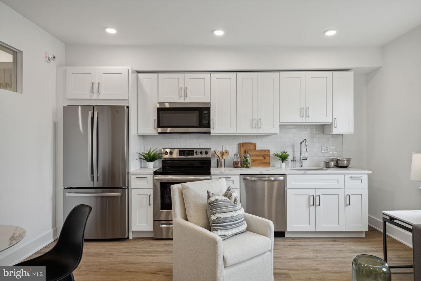 1201 W GIRARD AVE #ONE BEDROOM