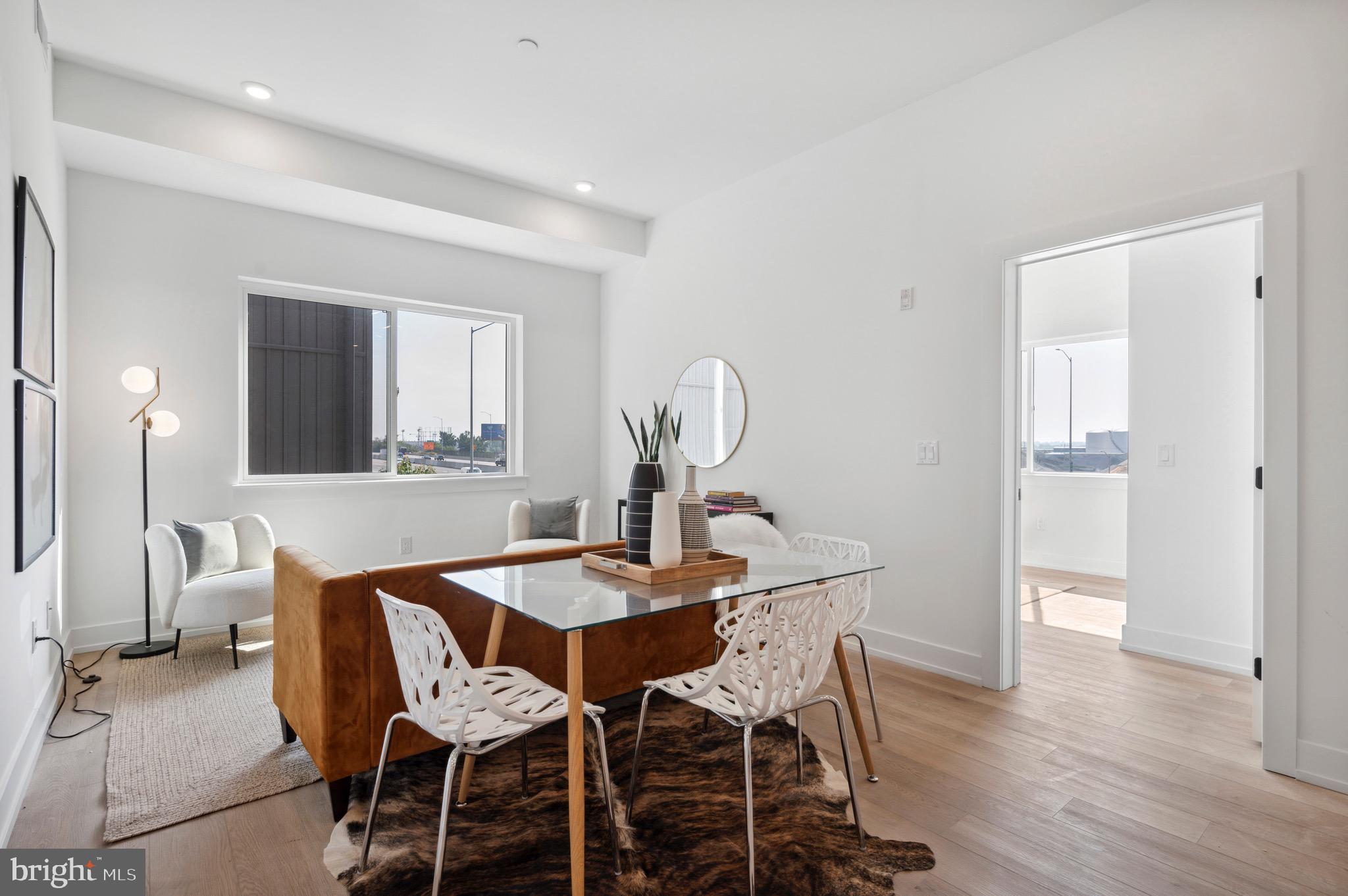 3037 RICHMOND ST #108