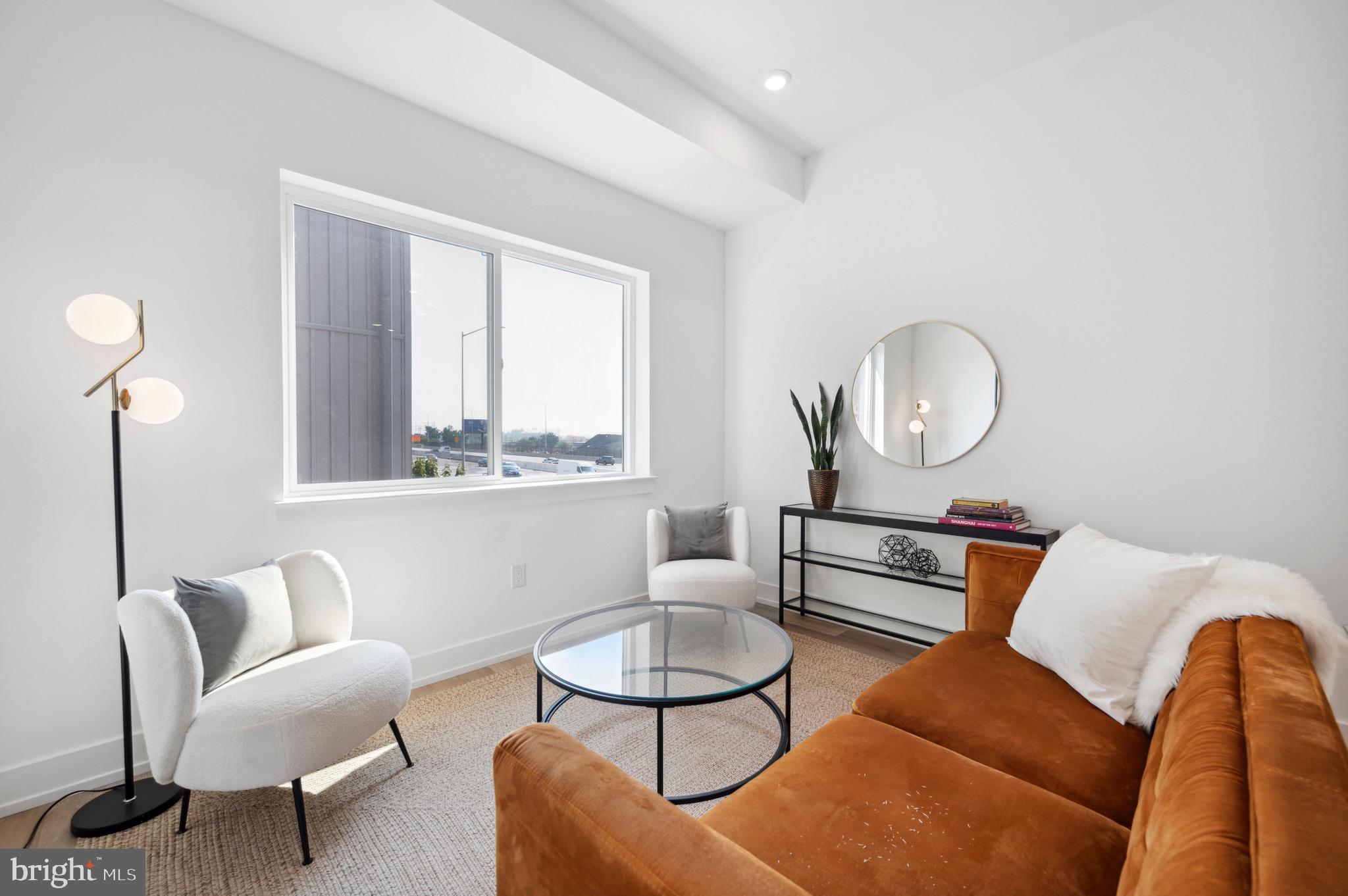3037 RICHMOND ST #108