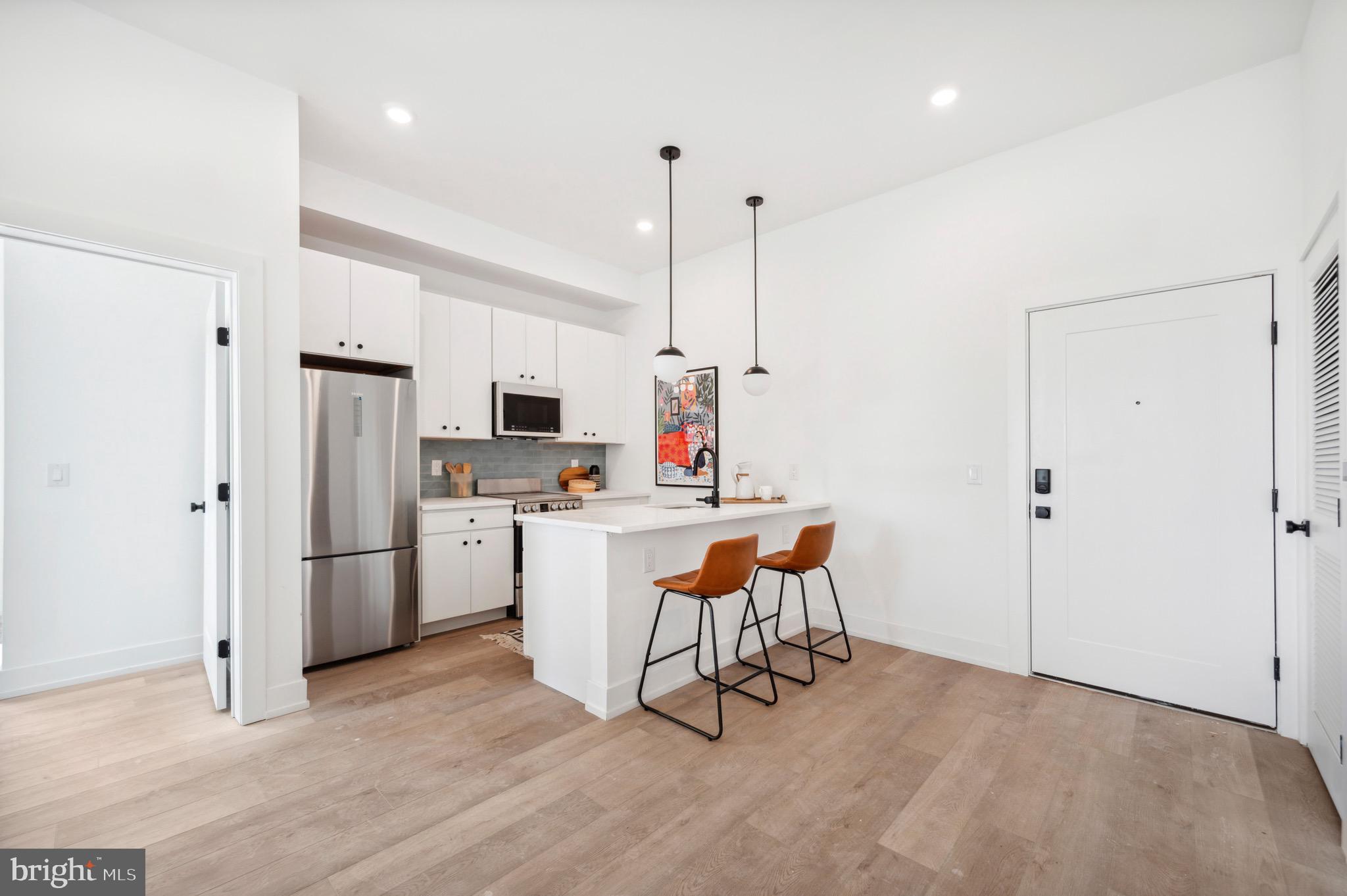 3037 RICHMOND ST #108