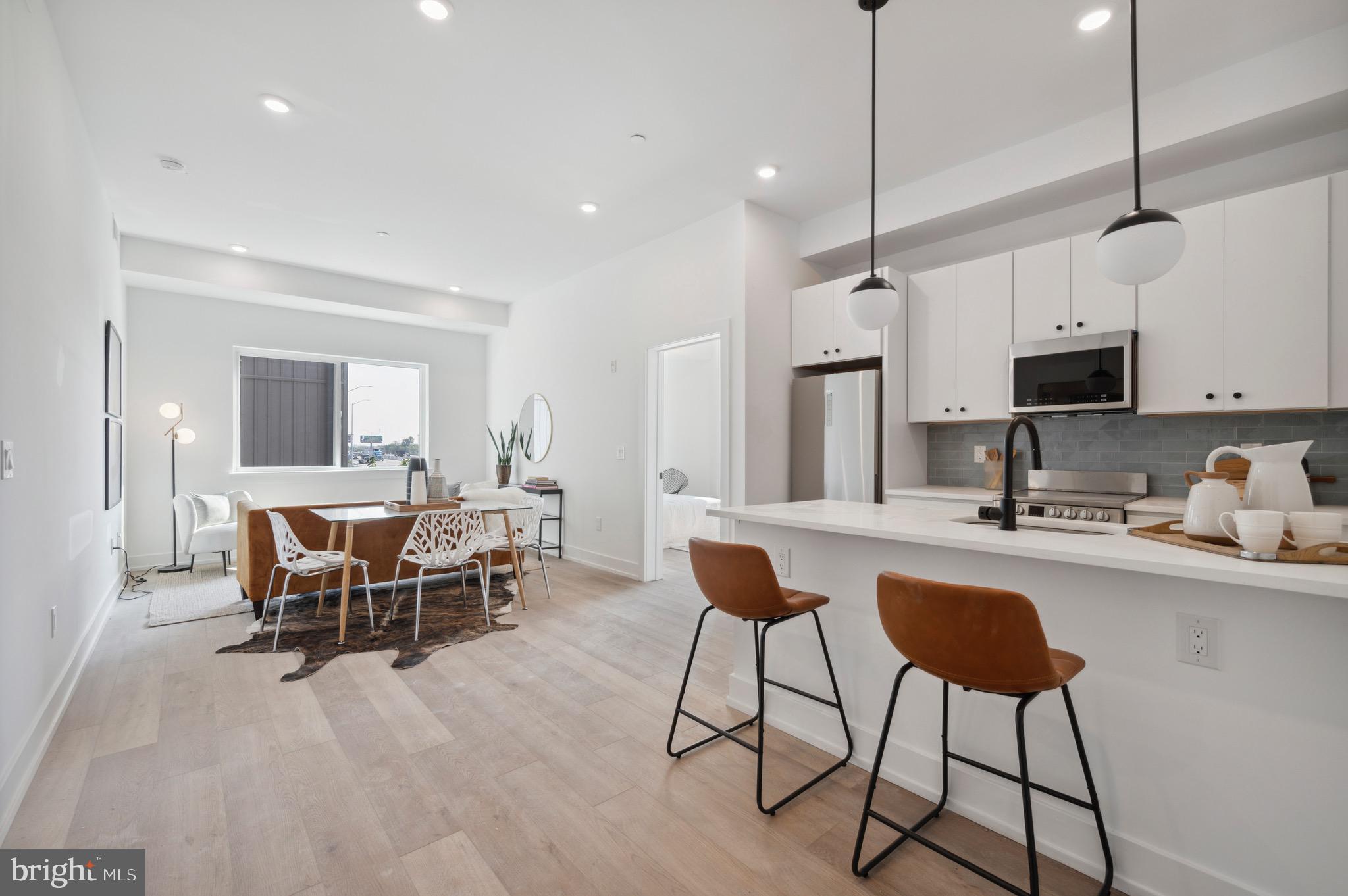 3037 RICHMOND ST #108