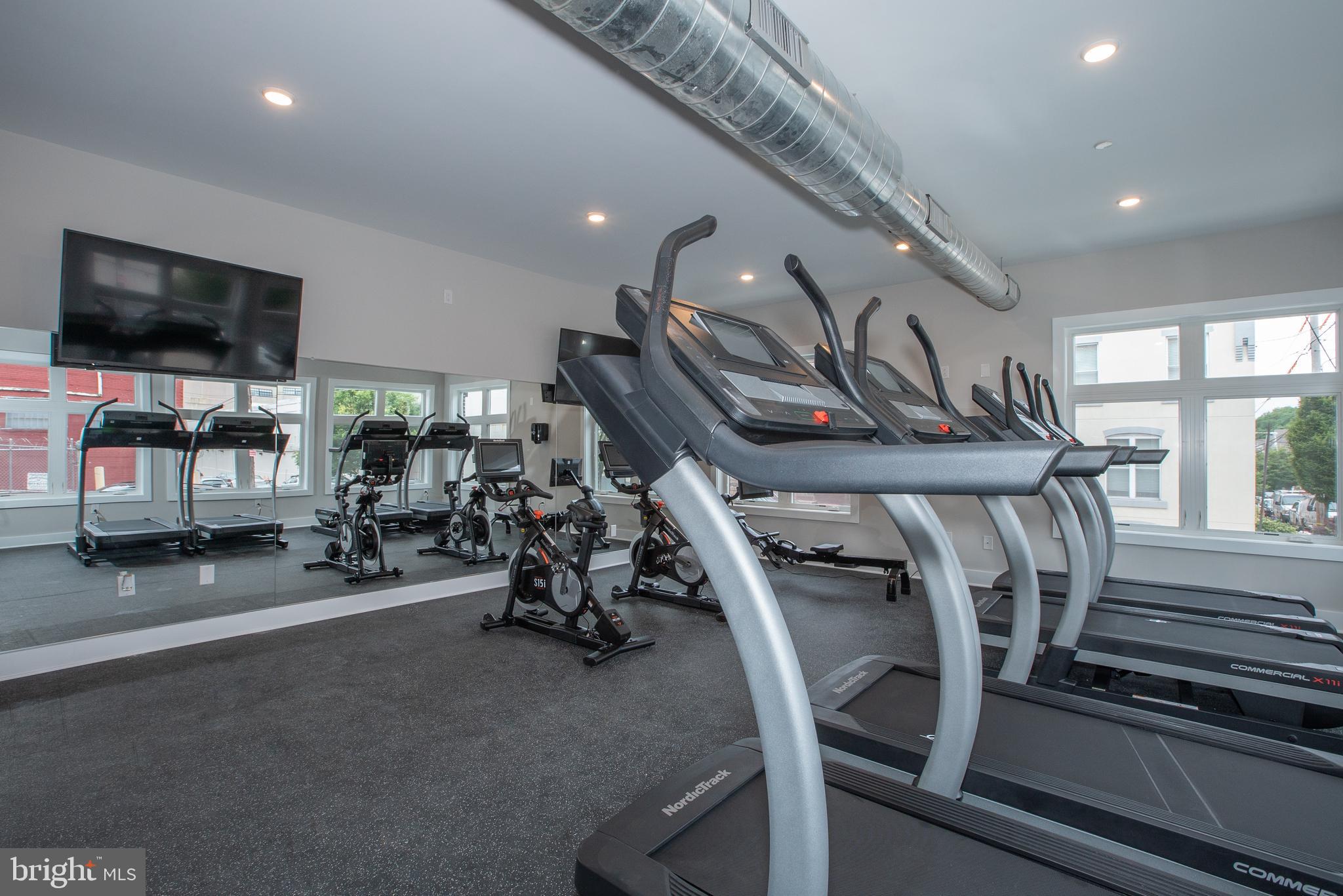 2940 W THOMPSON ST #UNIT 403