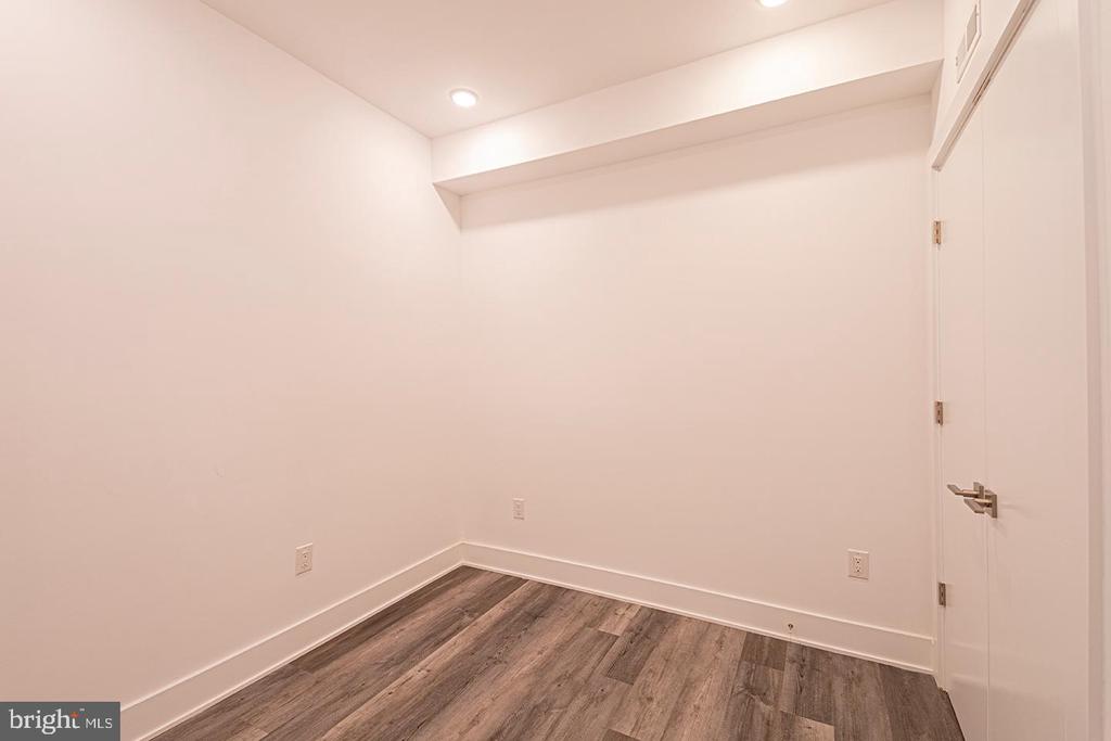1245 RIDGE AVE #UNIT 207