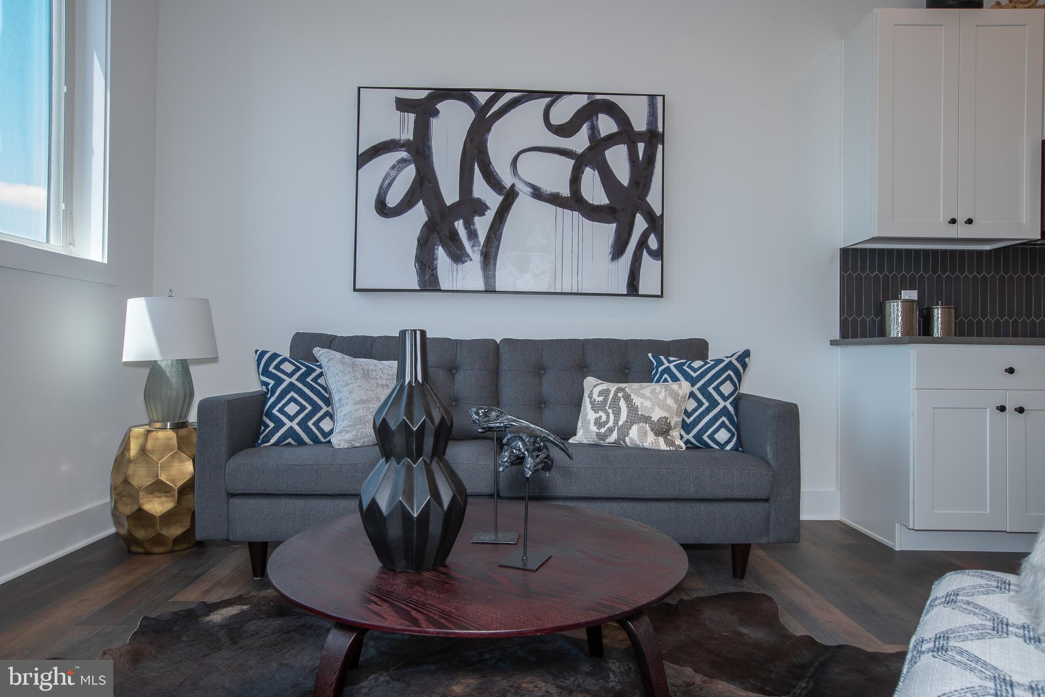 2940 W THOMPSON ST #UNIT 205