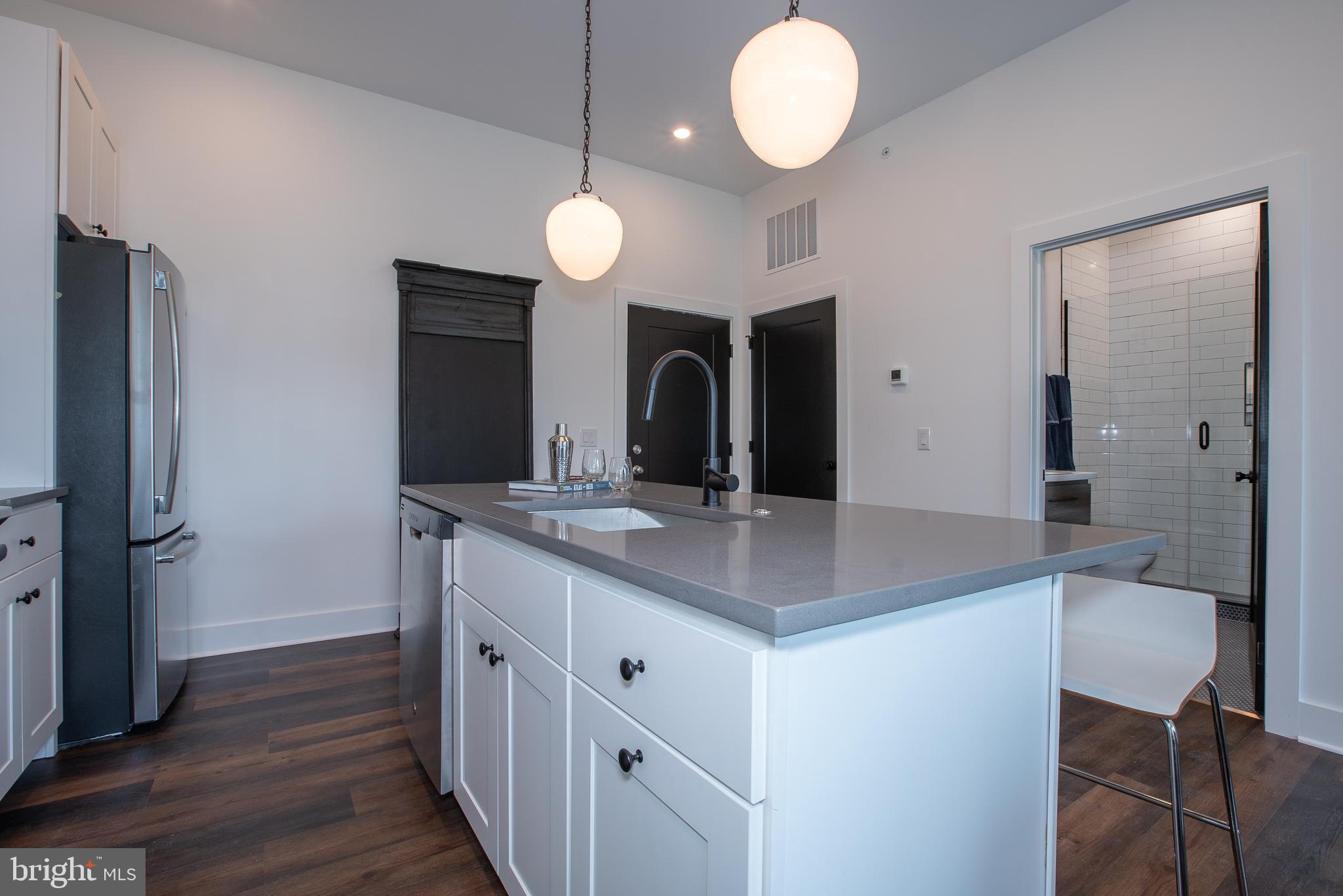 2940 W THOMPSON ST #UNIT 205