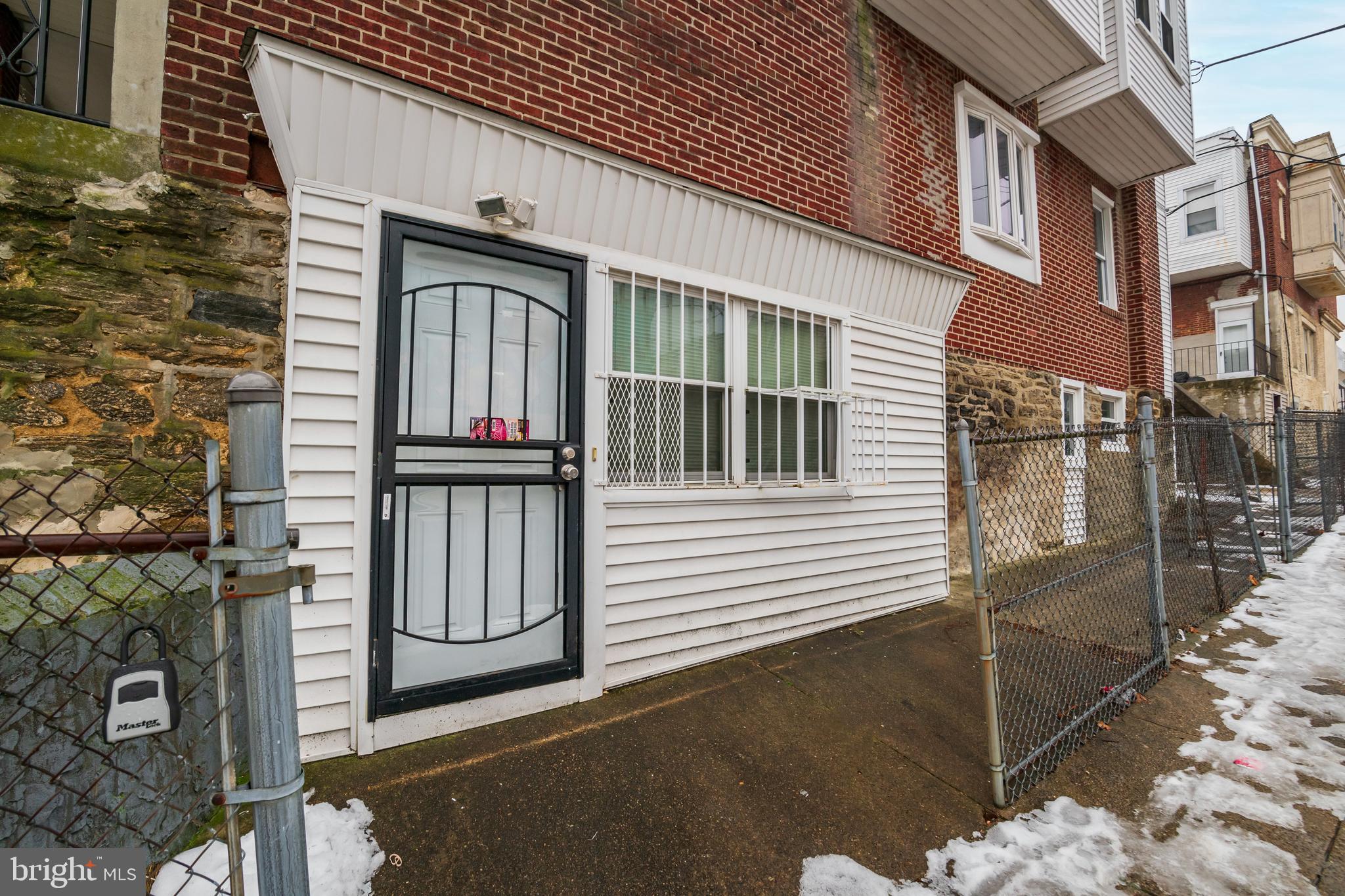 5774 N 20TH ST #LOWER UNIT