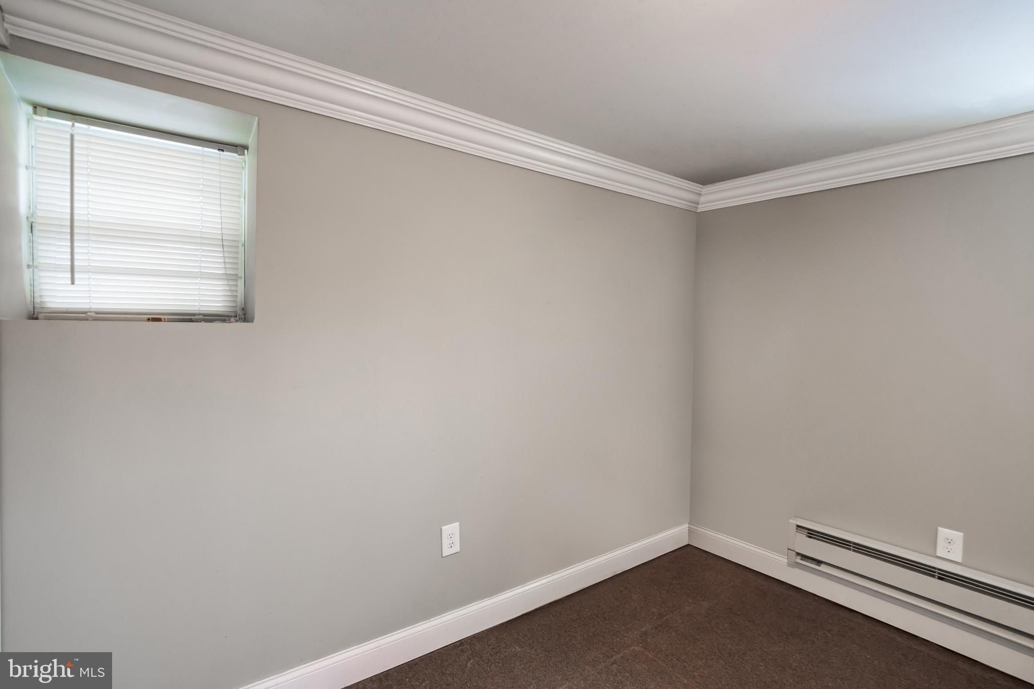 5774 N 20TH ST #LOWER UNIT