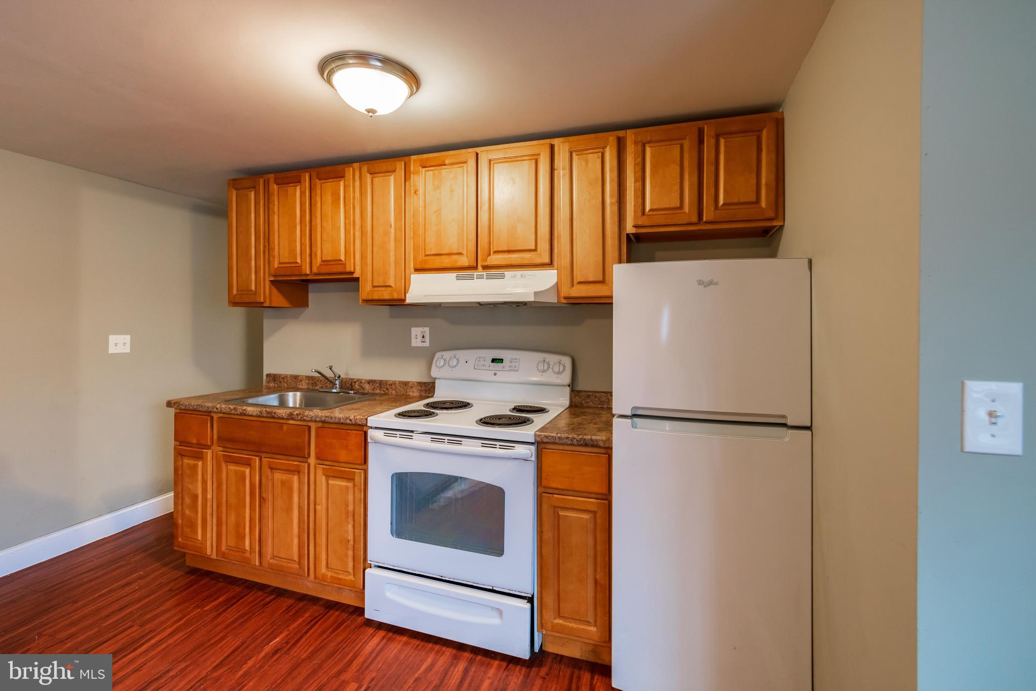 5774 N 20TH ST #LOWER UNIT