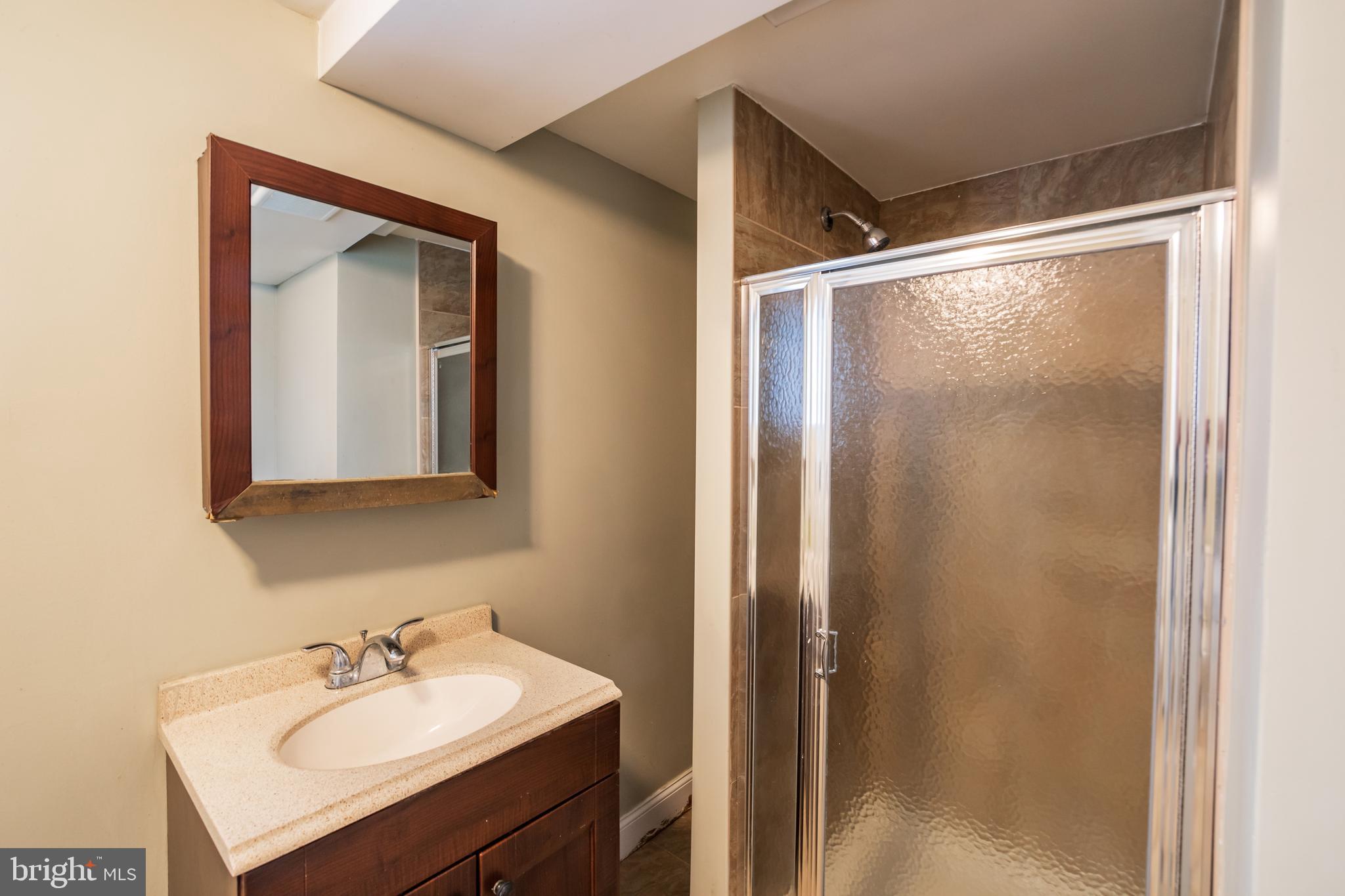 5774 N 20TH ST #LOWER UNIT