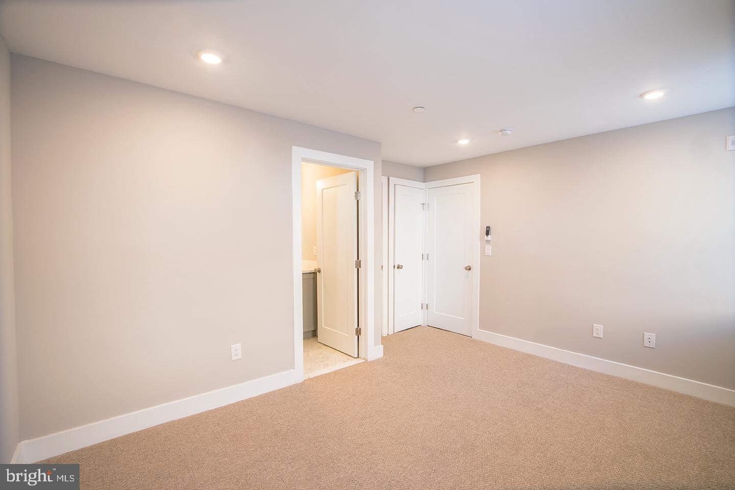 129 S 49TH ST #UNIT 1R