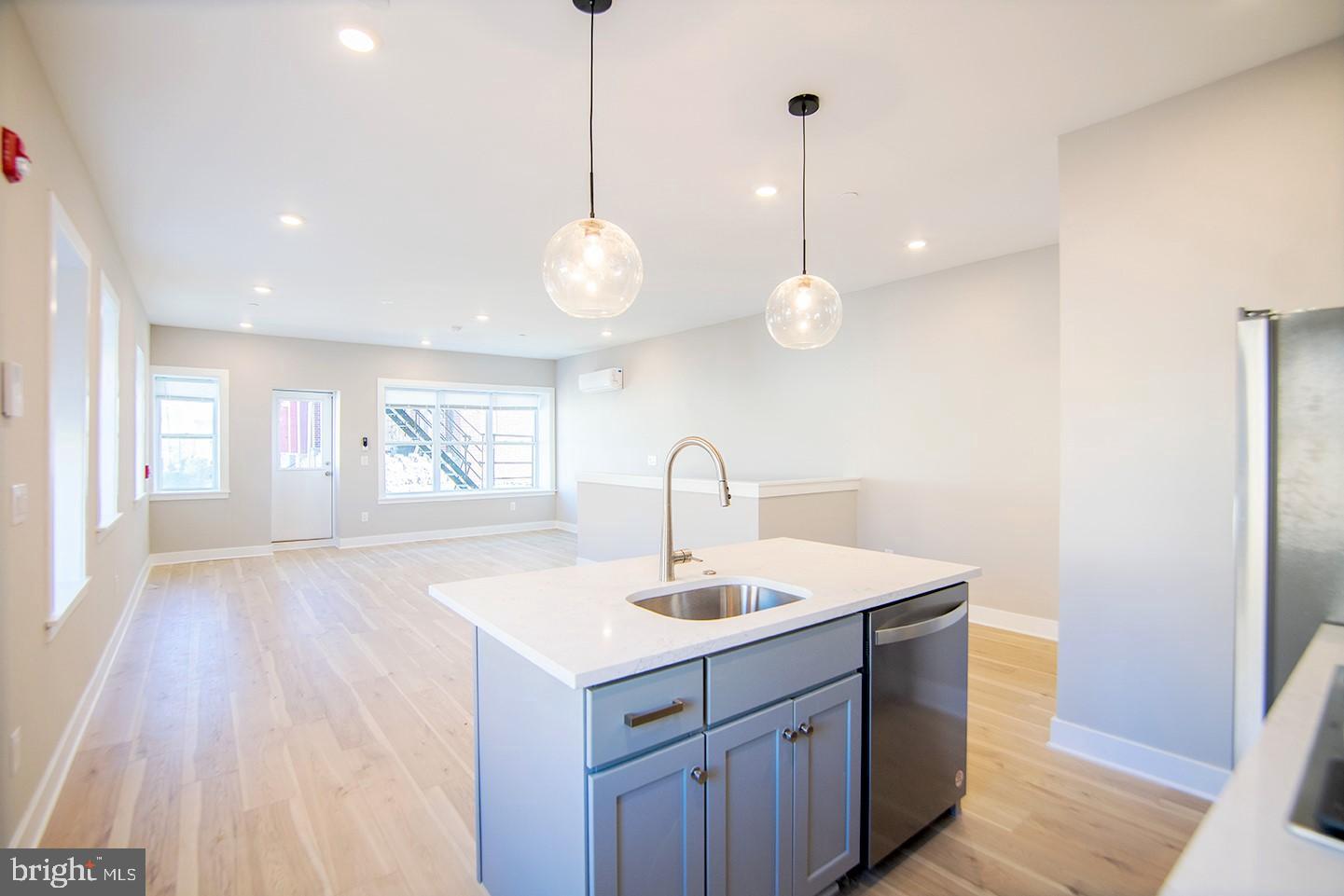 129 S 49TH ST #UNIT 1R