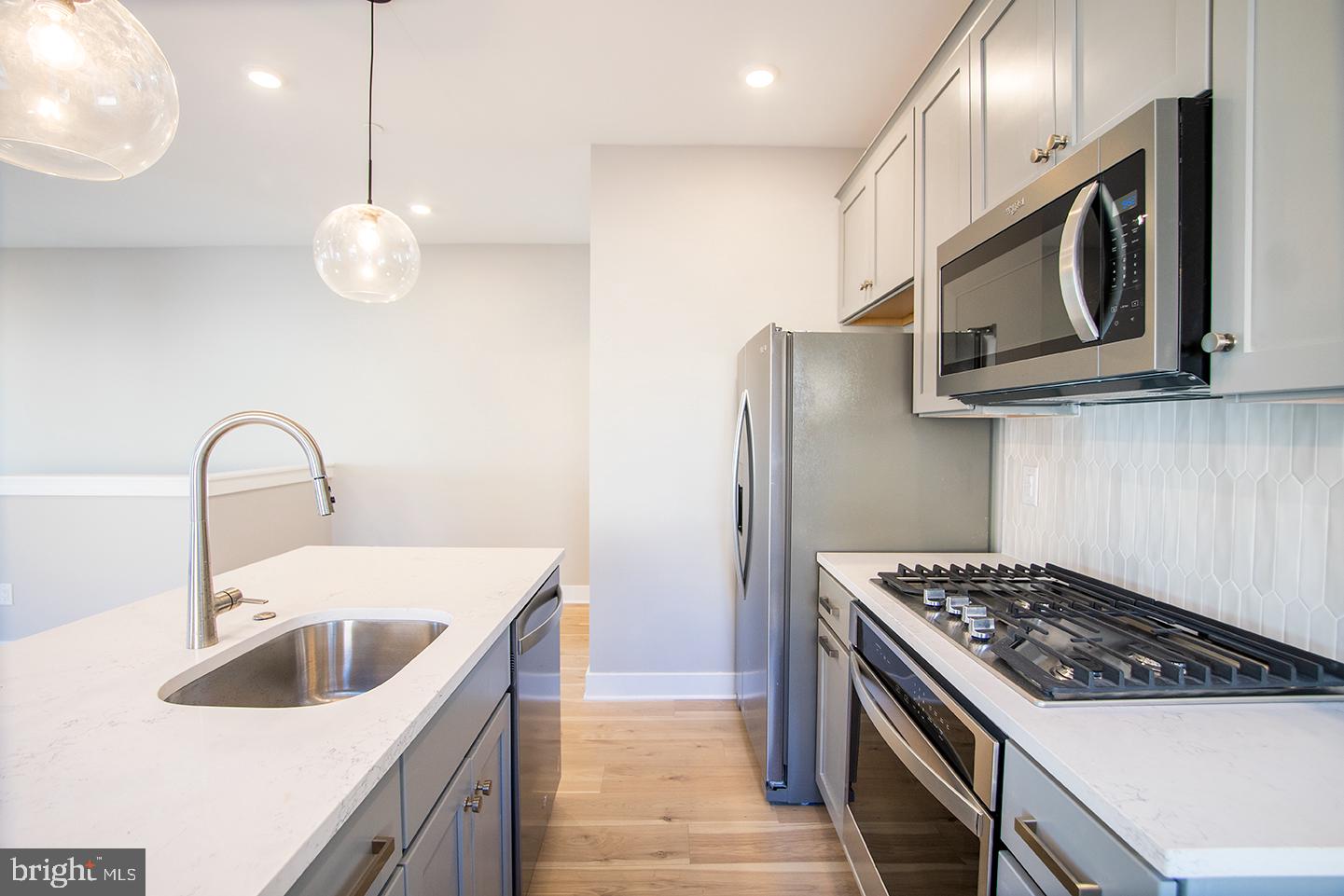 129 S 49TH ST #UNIT 1R